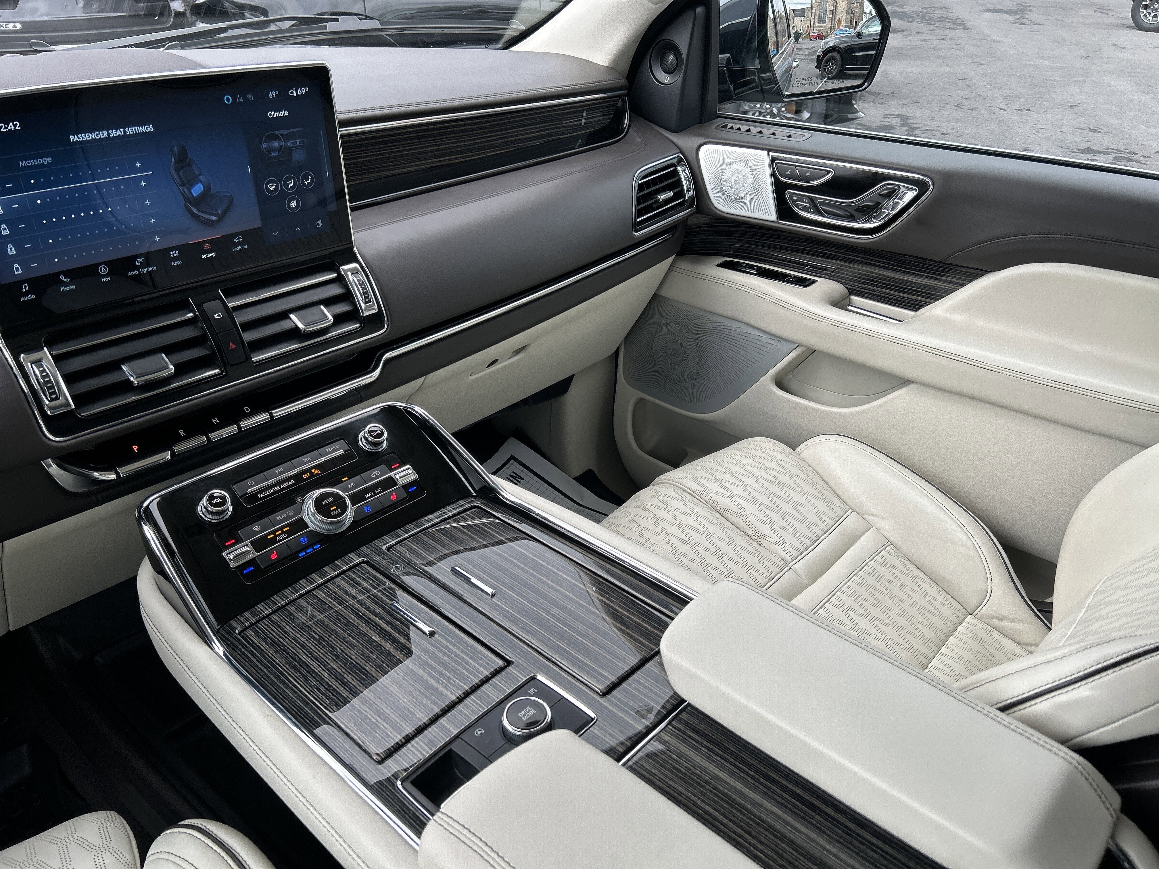 2023 Lincoln NAVIGATOR BLACK LABEL