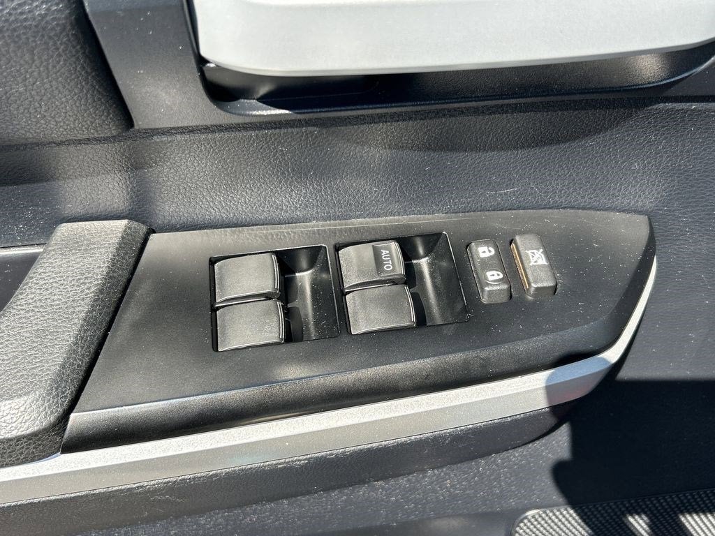 2014 Toyota Tundra SR5