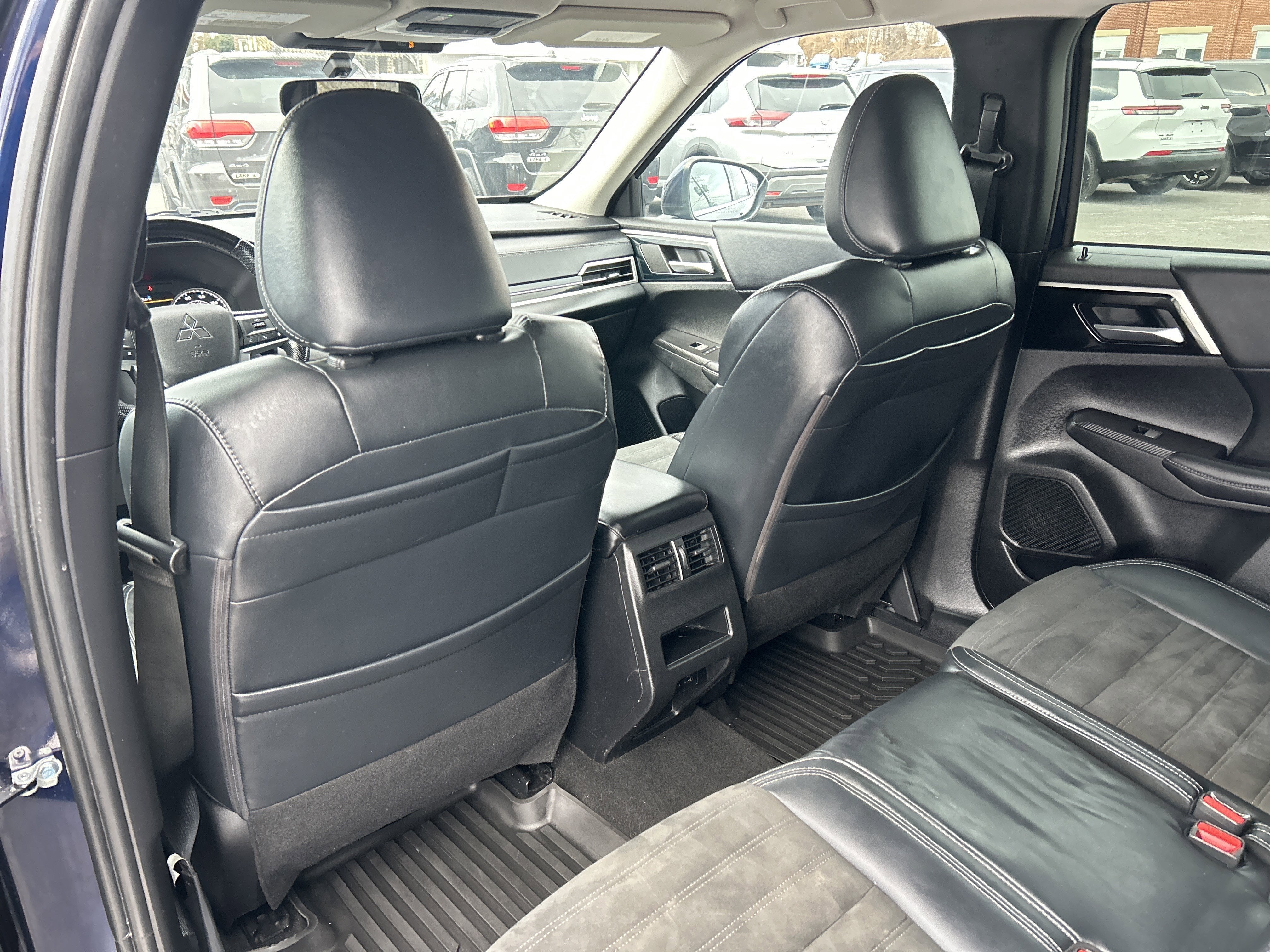 2022 Mitsubishi OUTLANDER SE