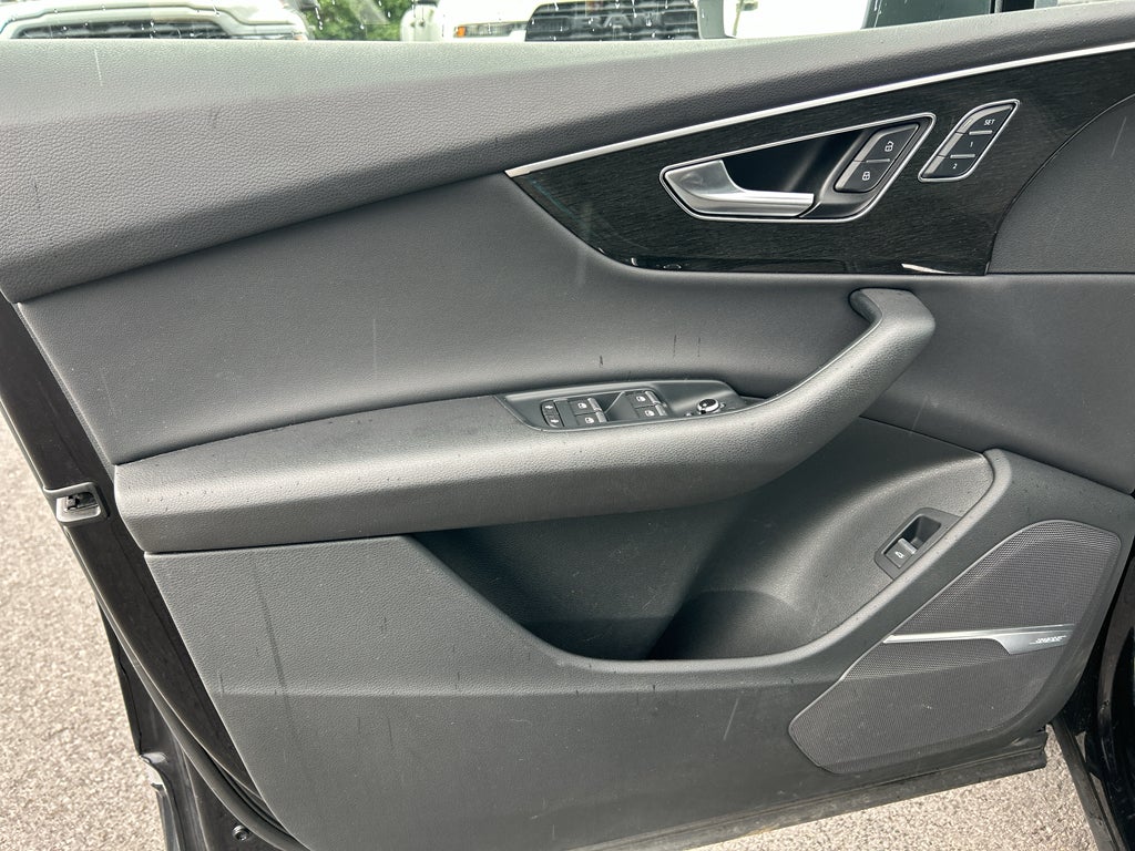 2020 Audi Q7 Premium Plus