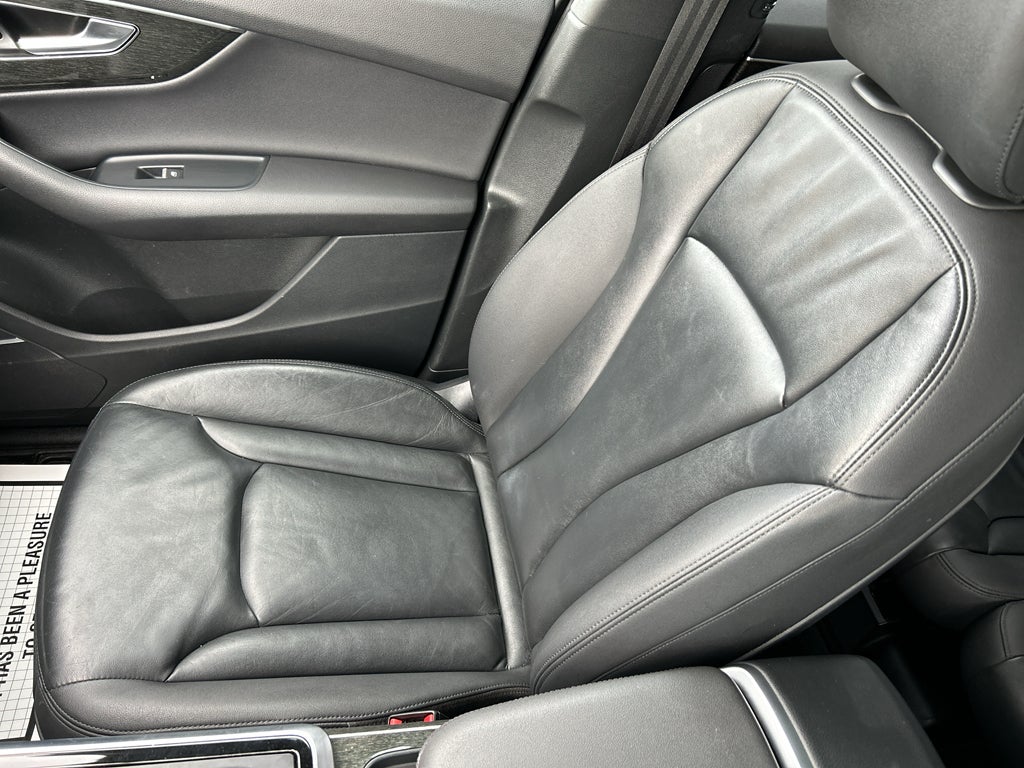 2020 Audi Q7 Premium Plus