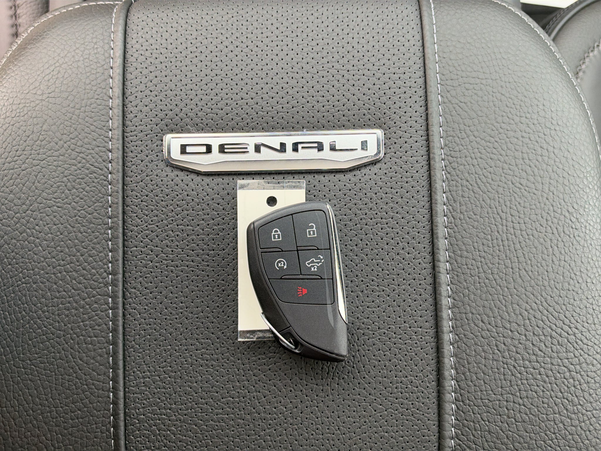 2025 GMC Sierra 2500 HD Denali