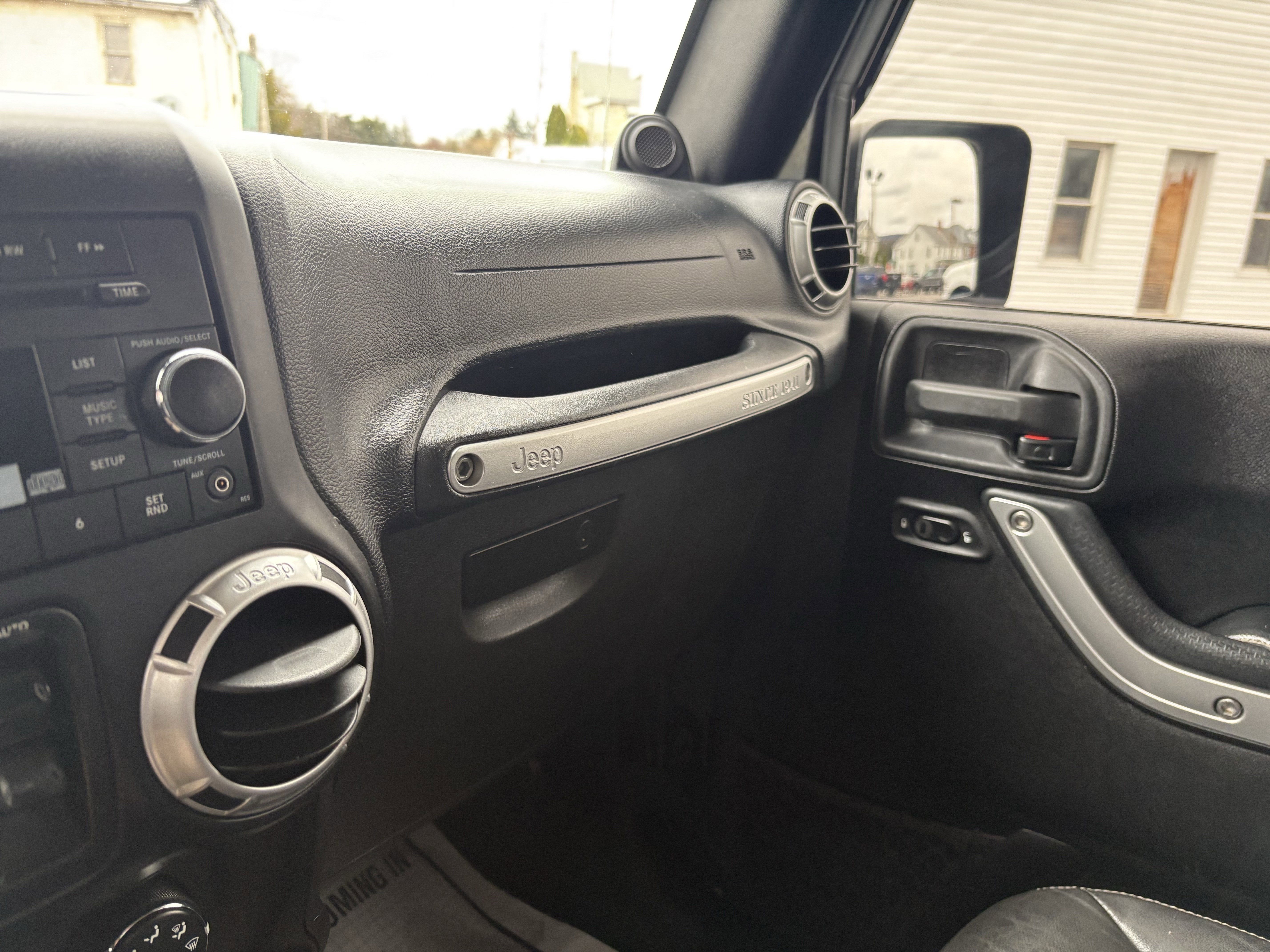 2013 Jeep WRANGLER UNLTD SPORT