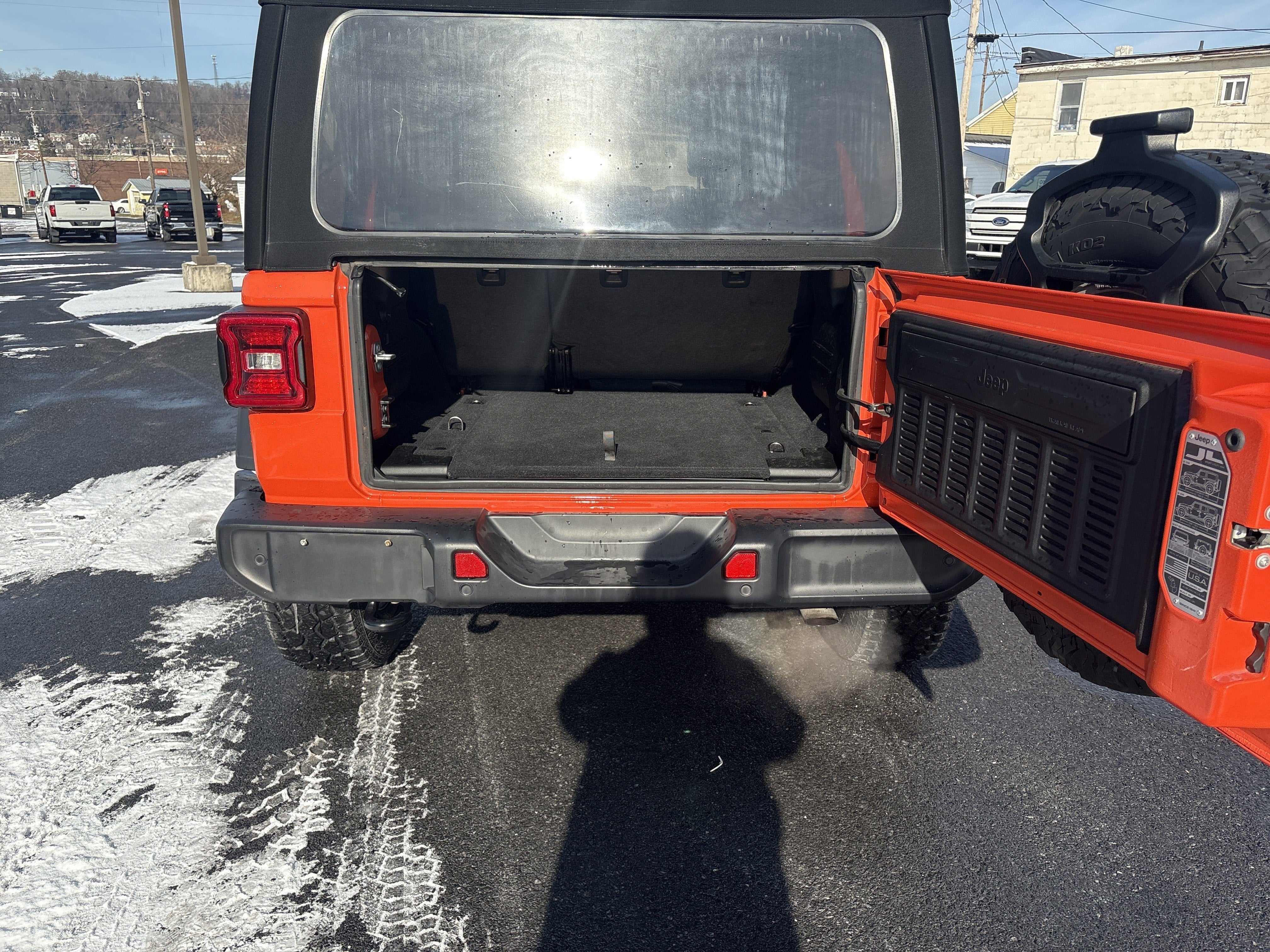 2020 Jeep WRANGLER UNL SPORT