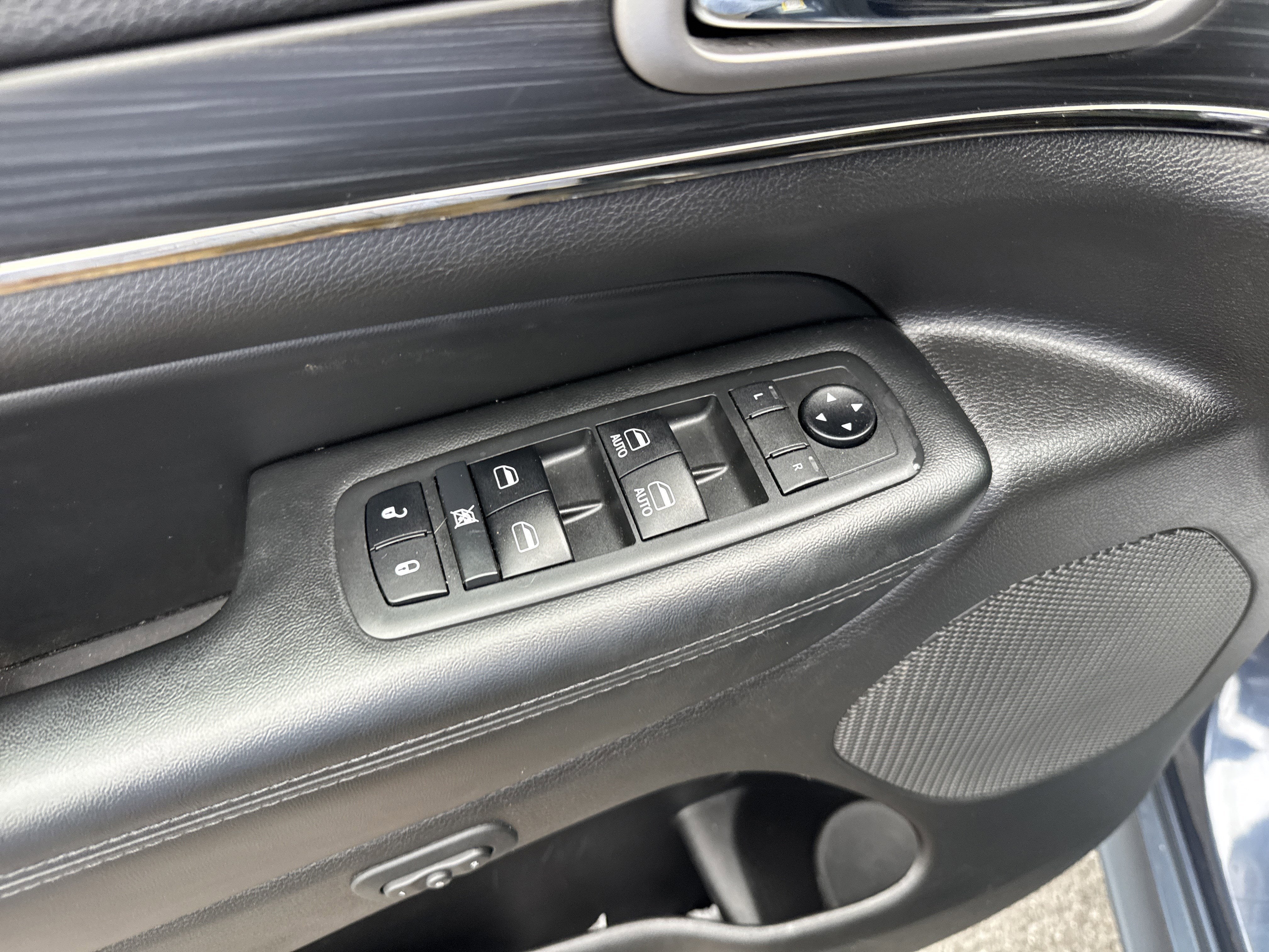 2019 Jeep GRAND CHEROKEE LIMITED X