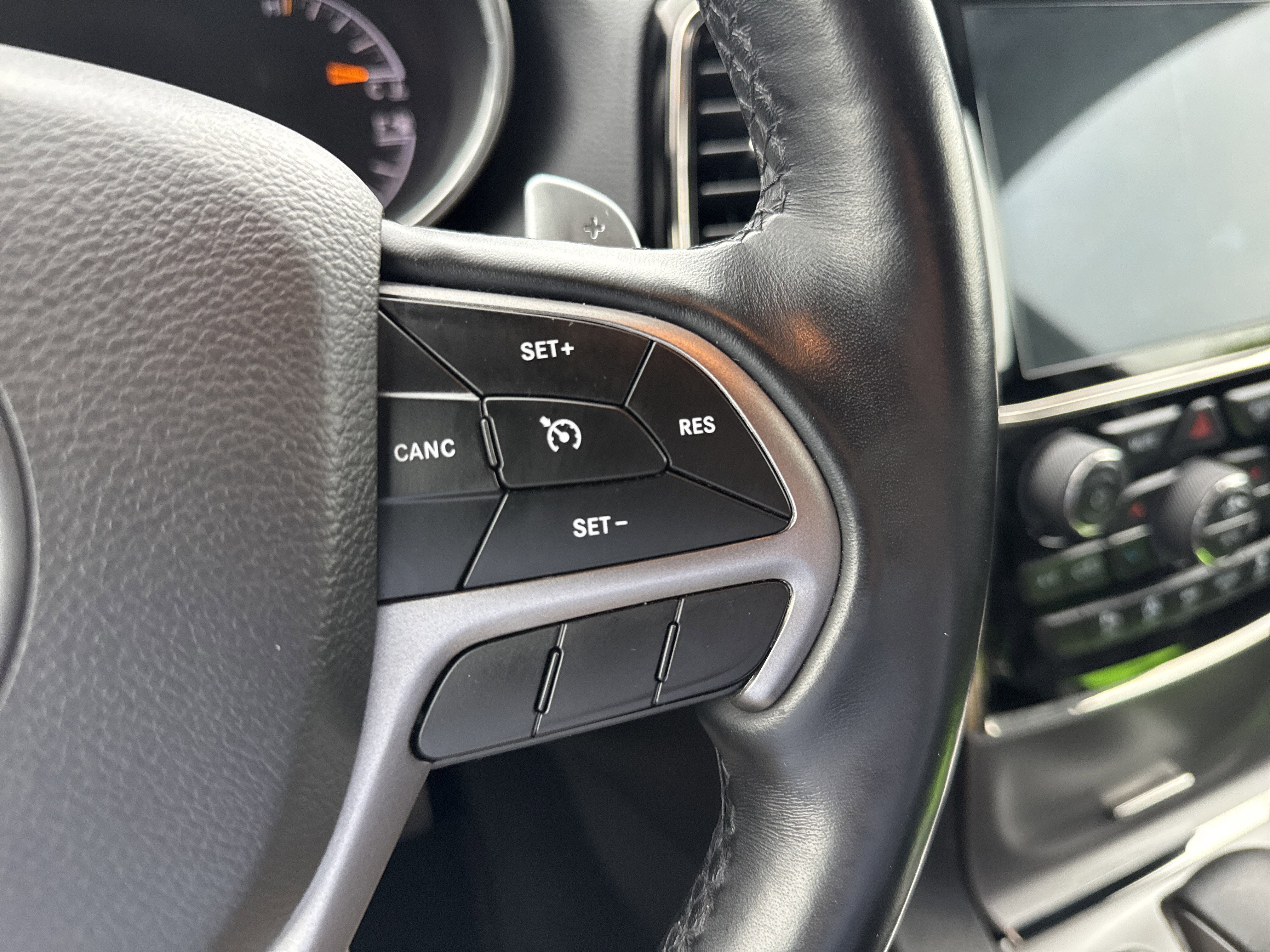 2019 Jeep GRAND CHEROKEE LIMITED X