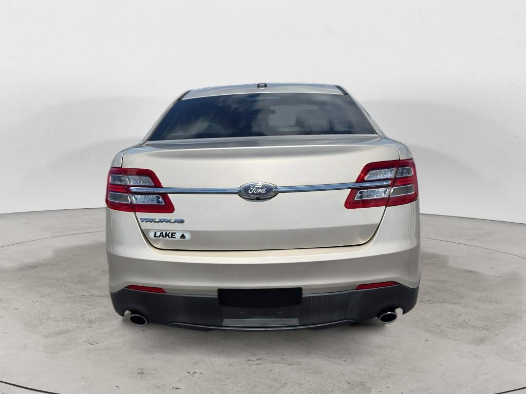 2018 Ford Taurus SE