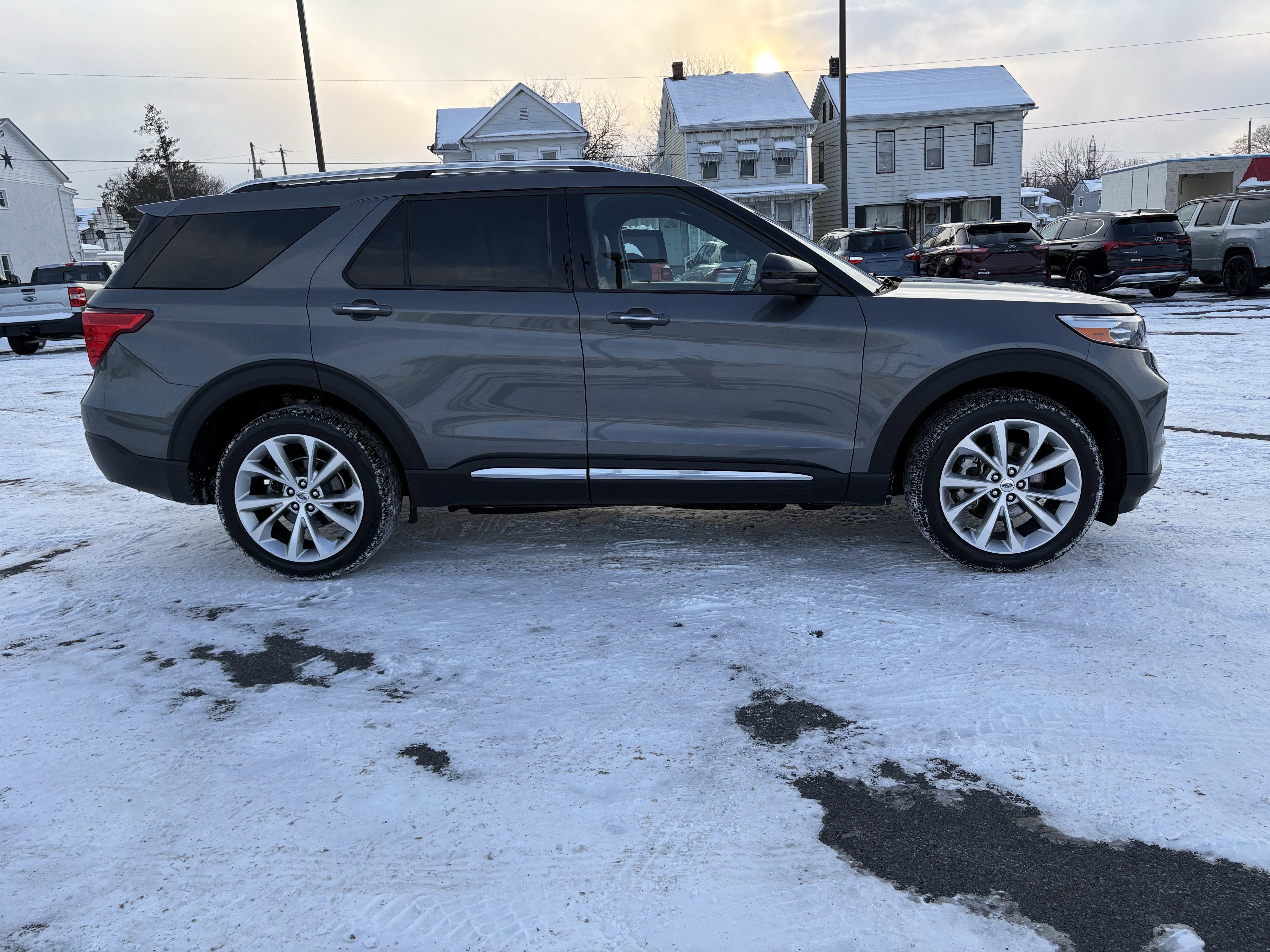 2022 Ford EXPLORER PLATINUM