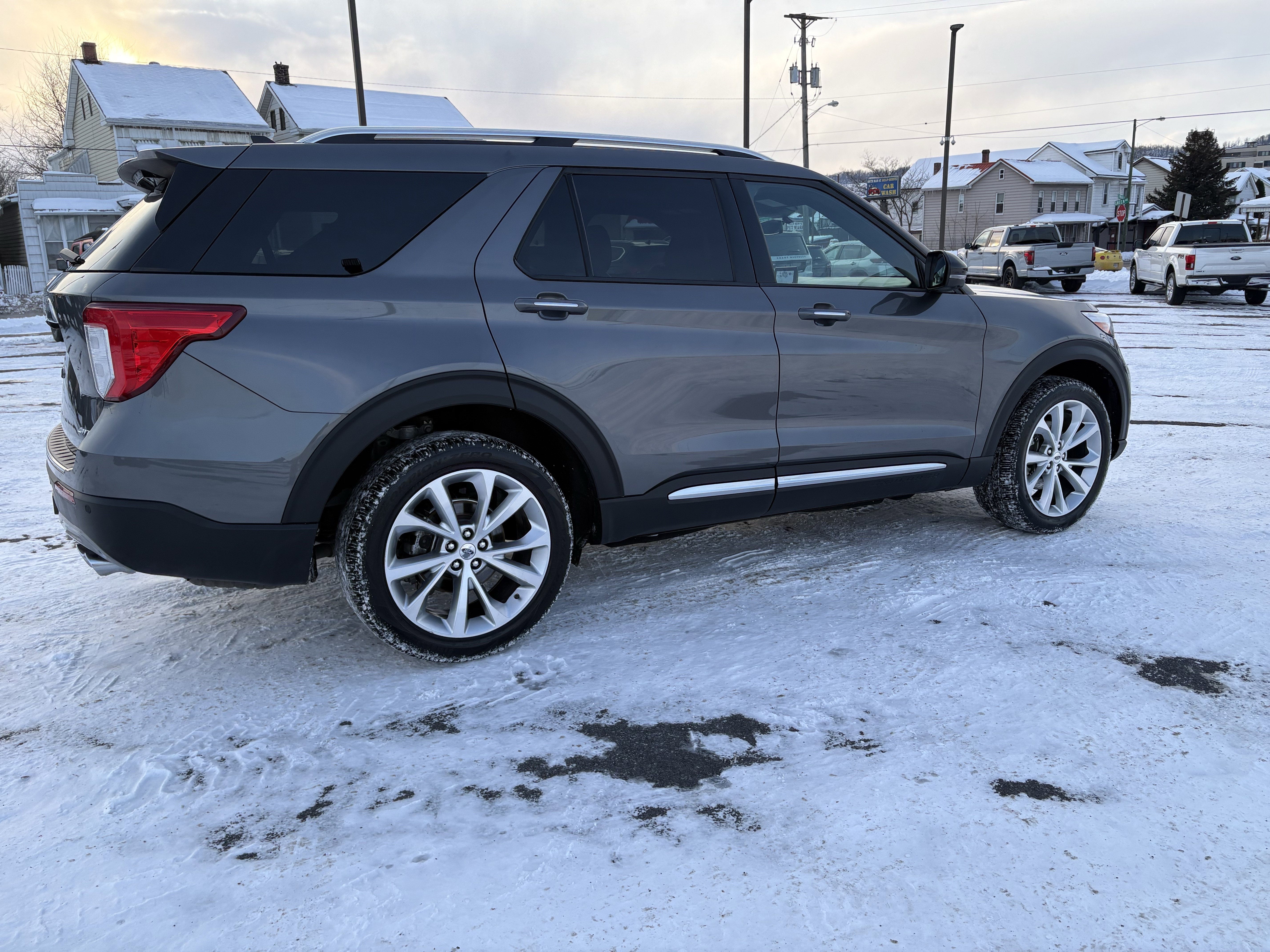 2022 Ford EXPLORER PLATINUM