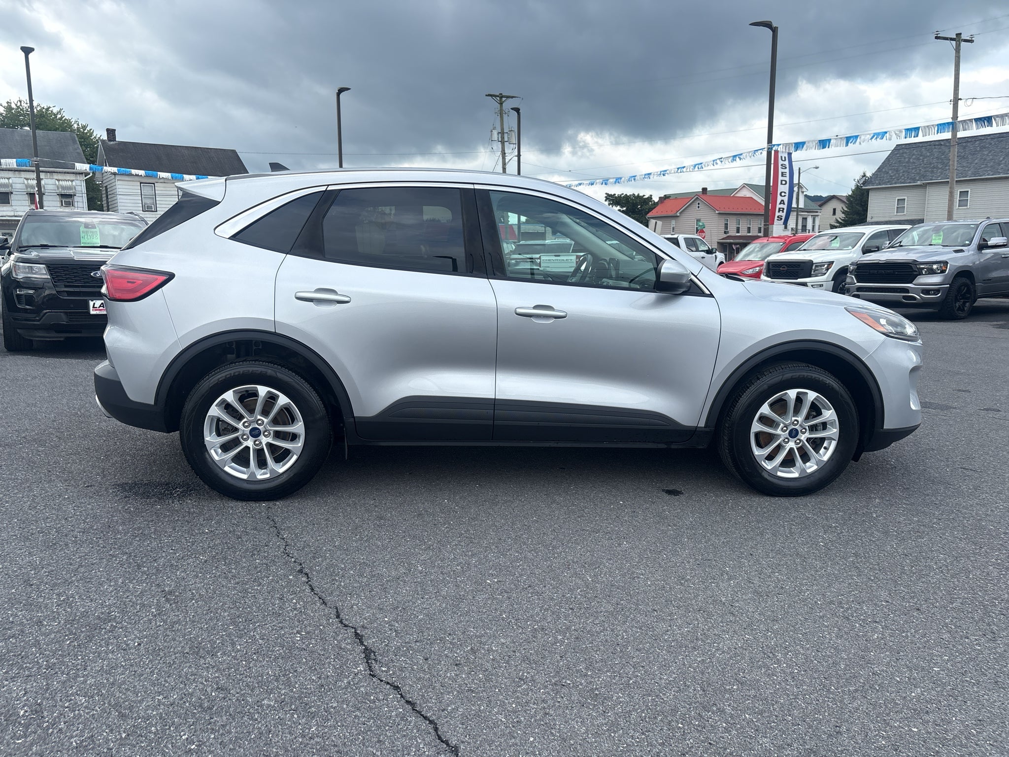 2020 Ford Escape SE