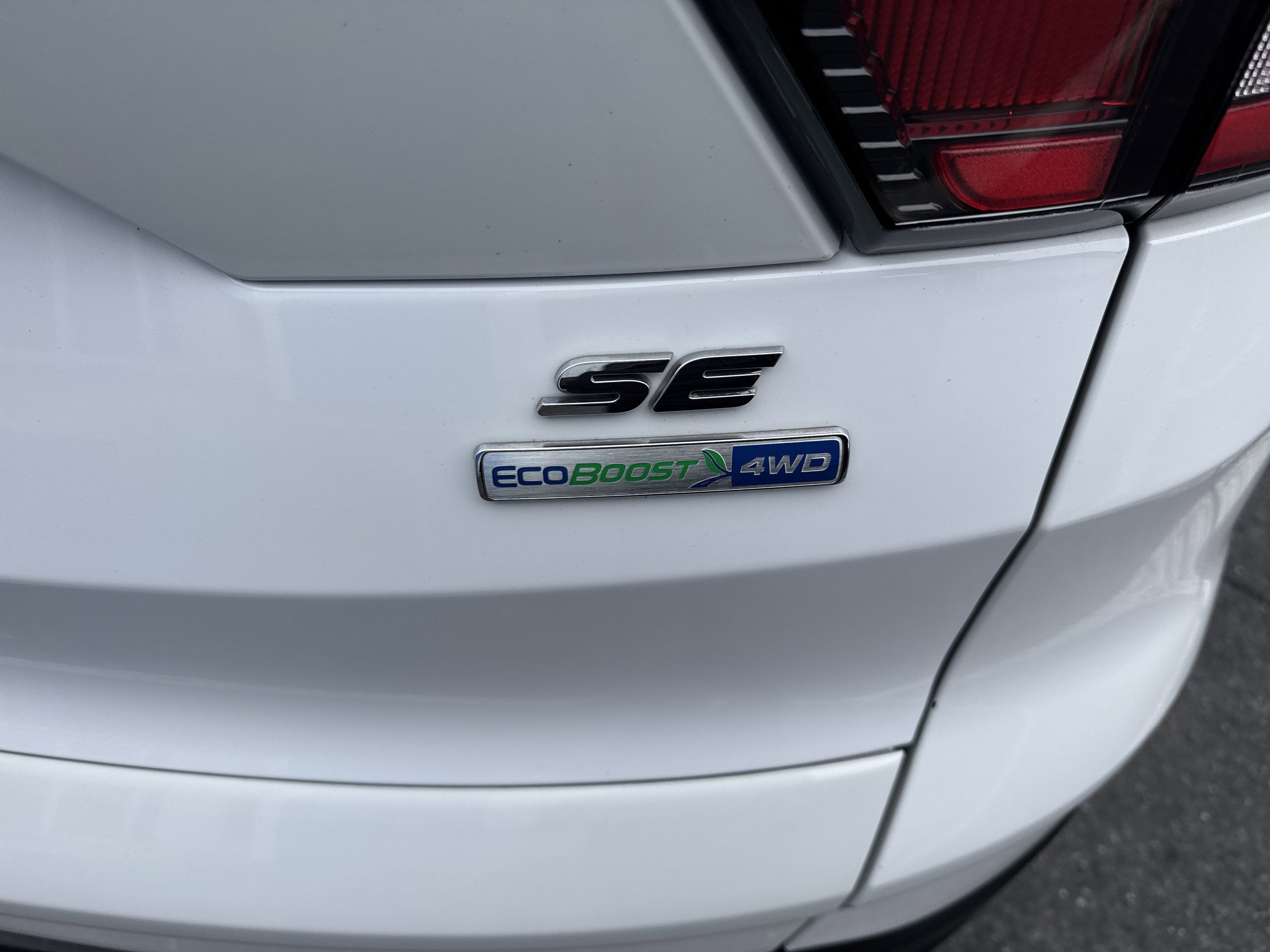 2018 Ford ESCAPE SE