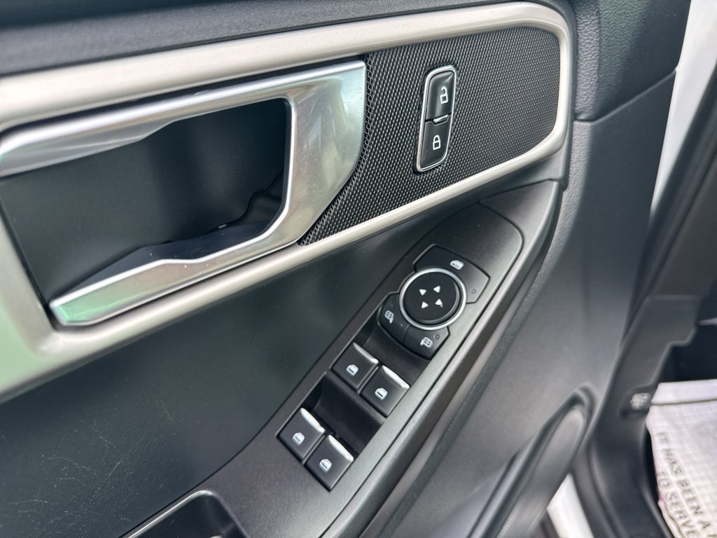 2020 Ford Explorer Base