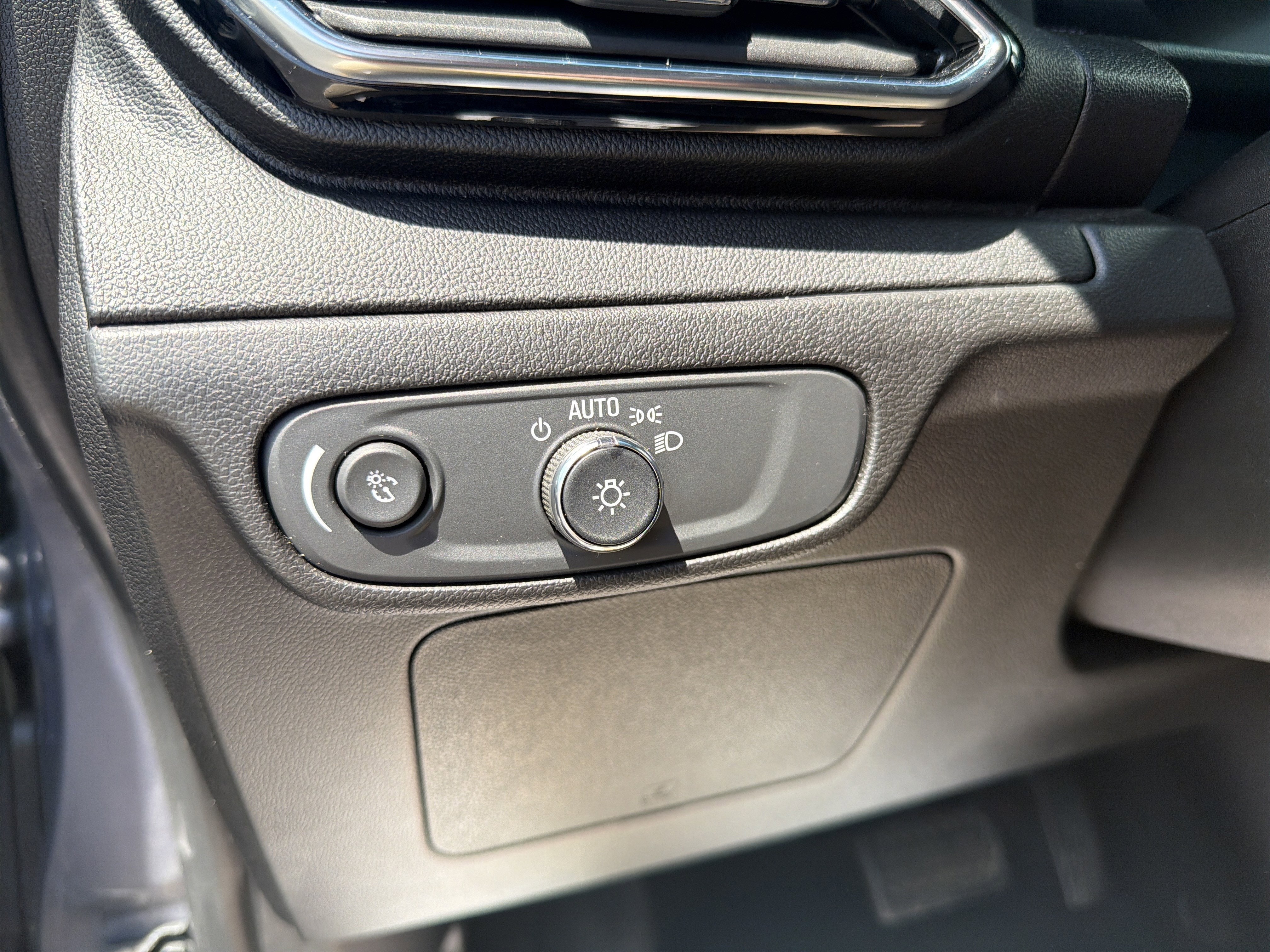 2023 Chevrolet BOLT 2LT
