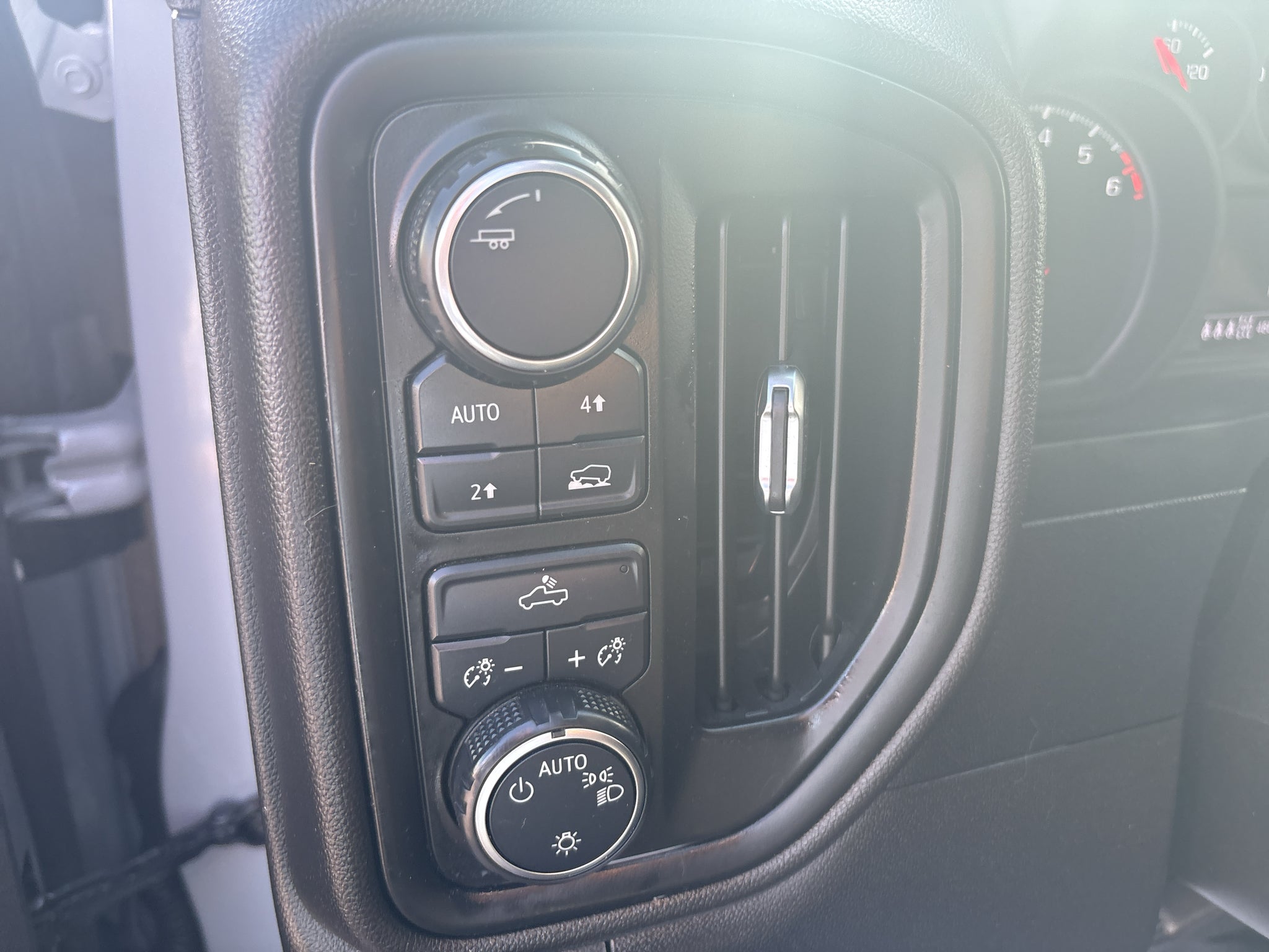 2024 Chevrolet Silverado Custom