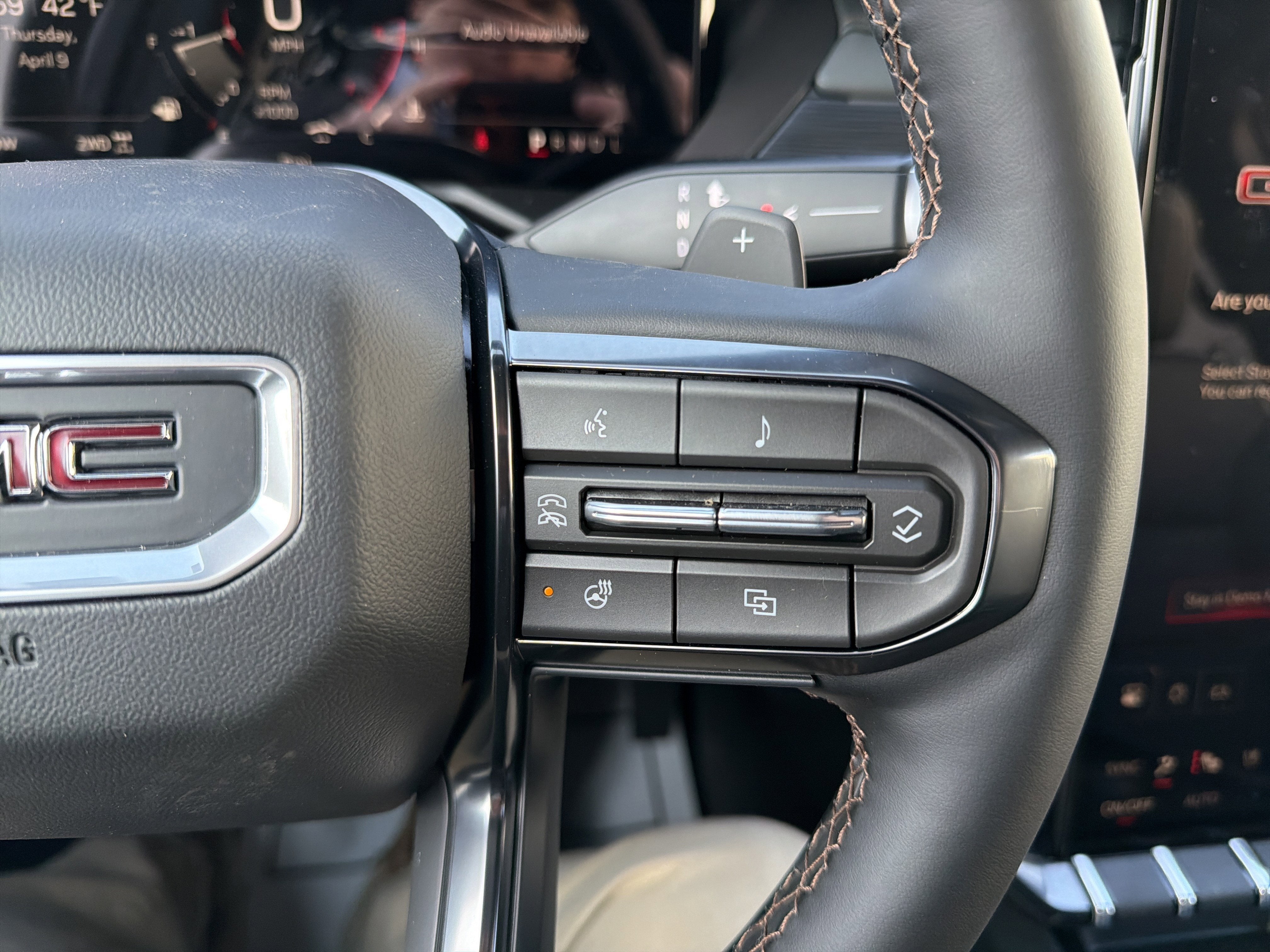 2026 GMC ACADIA AWD AT4