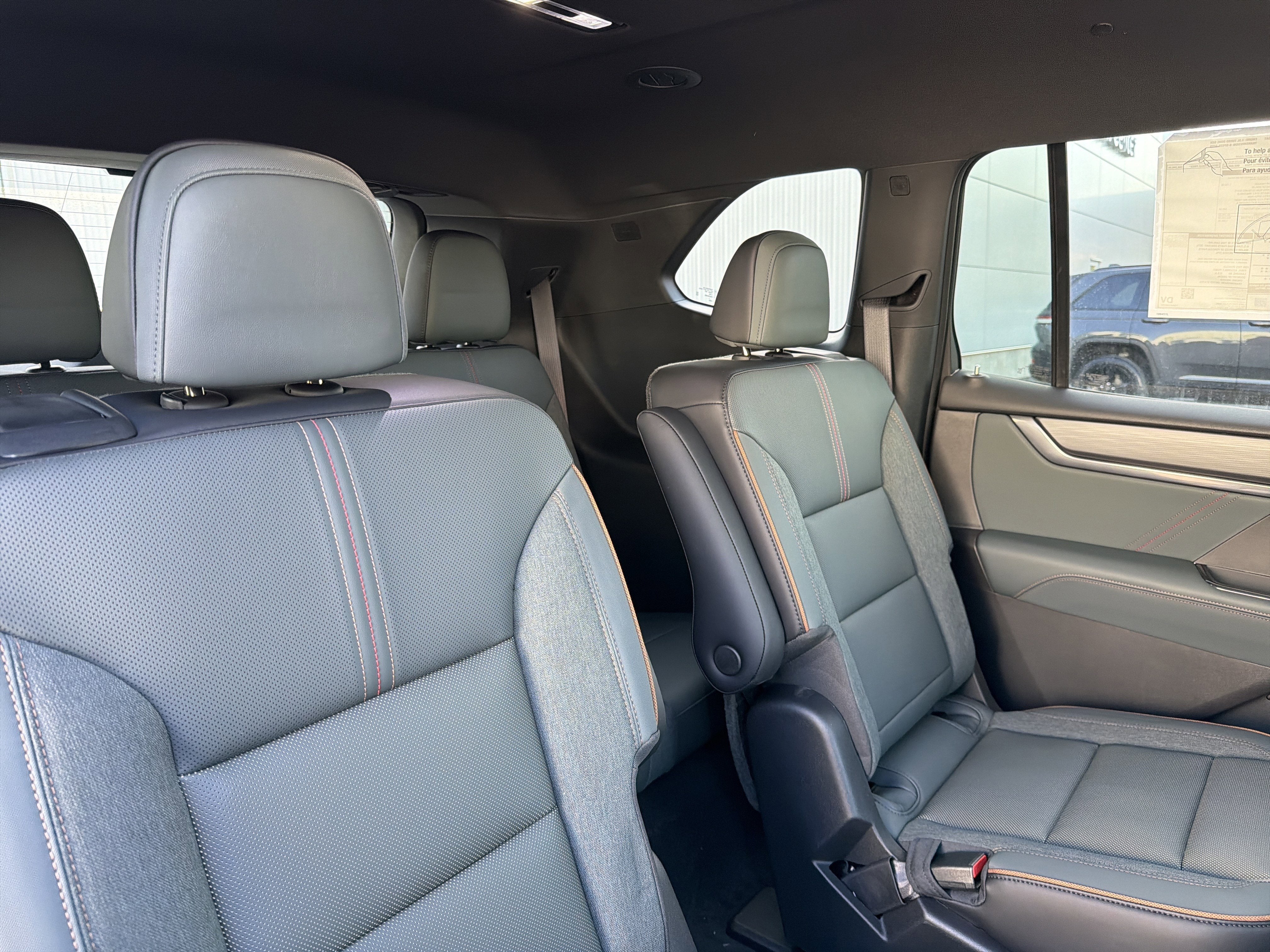 2026 GMC ACADIA AWD AT4