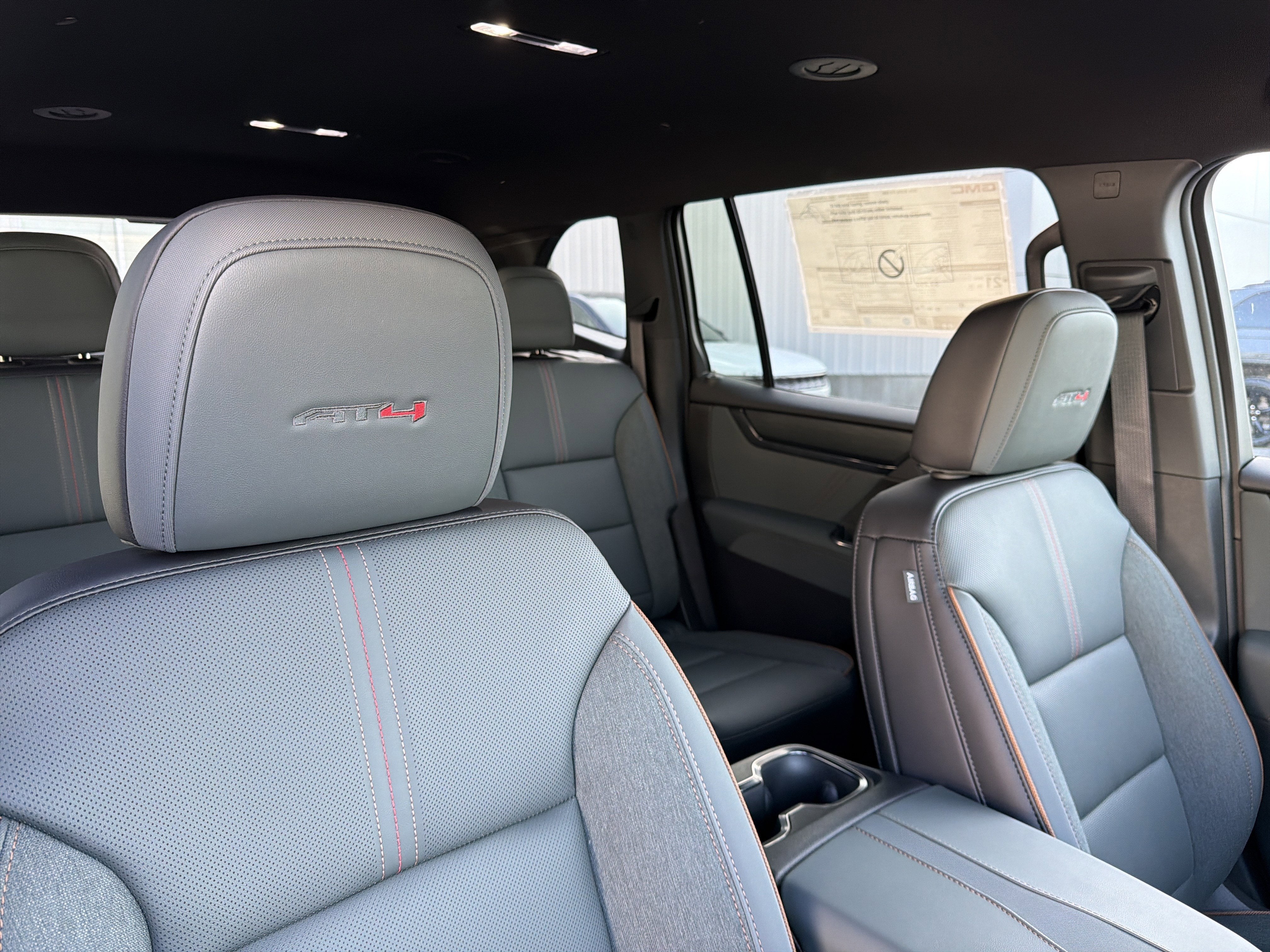 2026 GMC ACADIA AWD AT4
