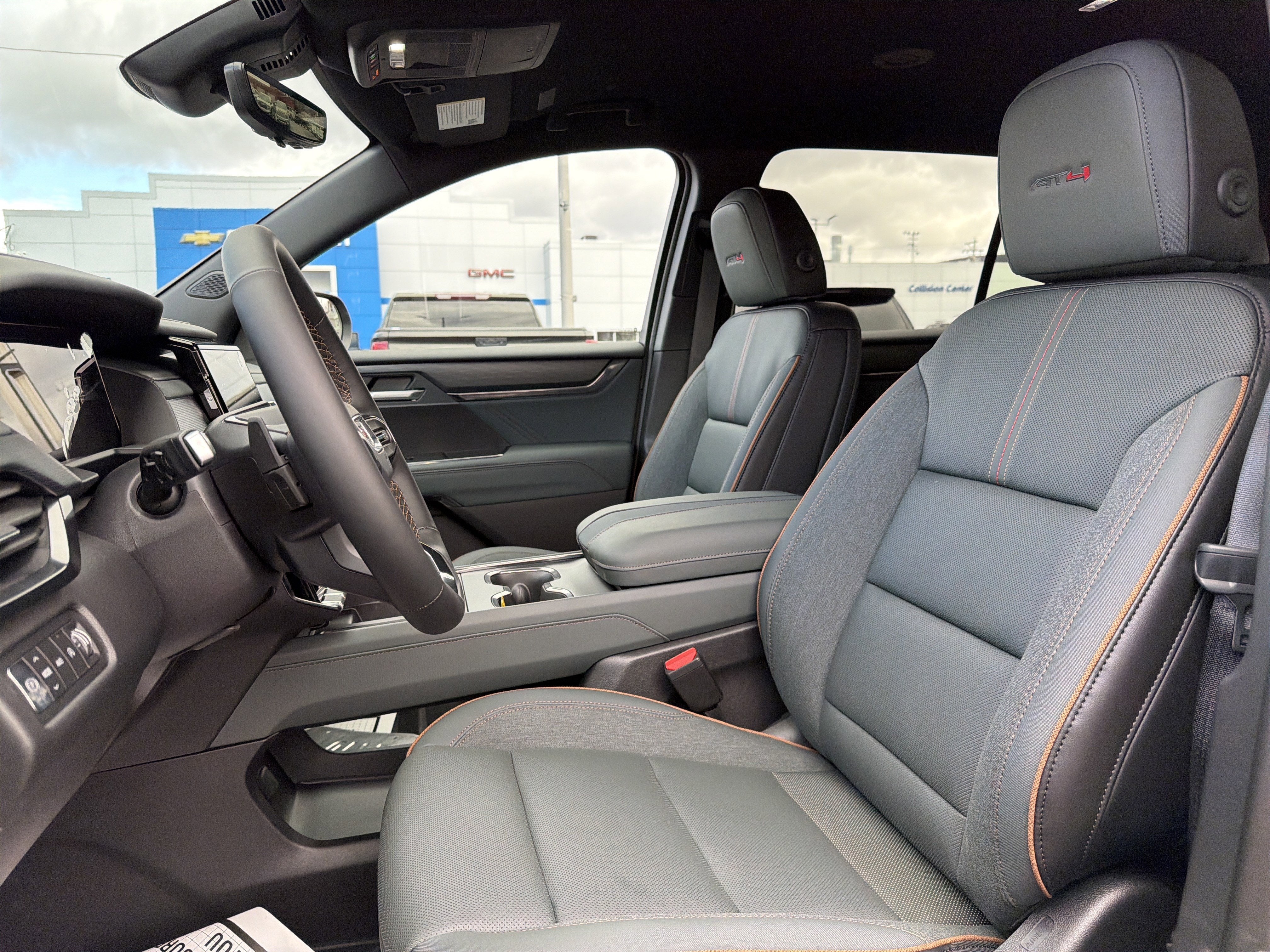 2026 GMC ACADIA AWD AT4
