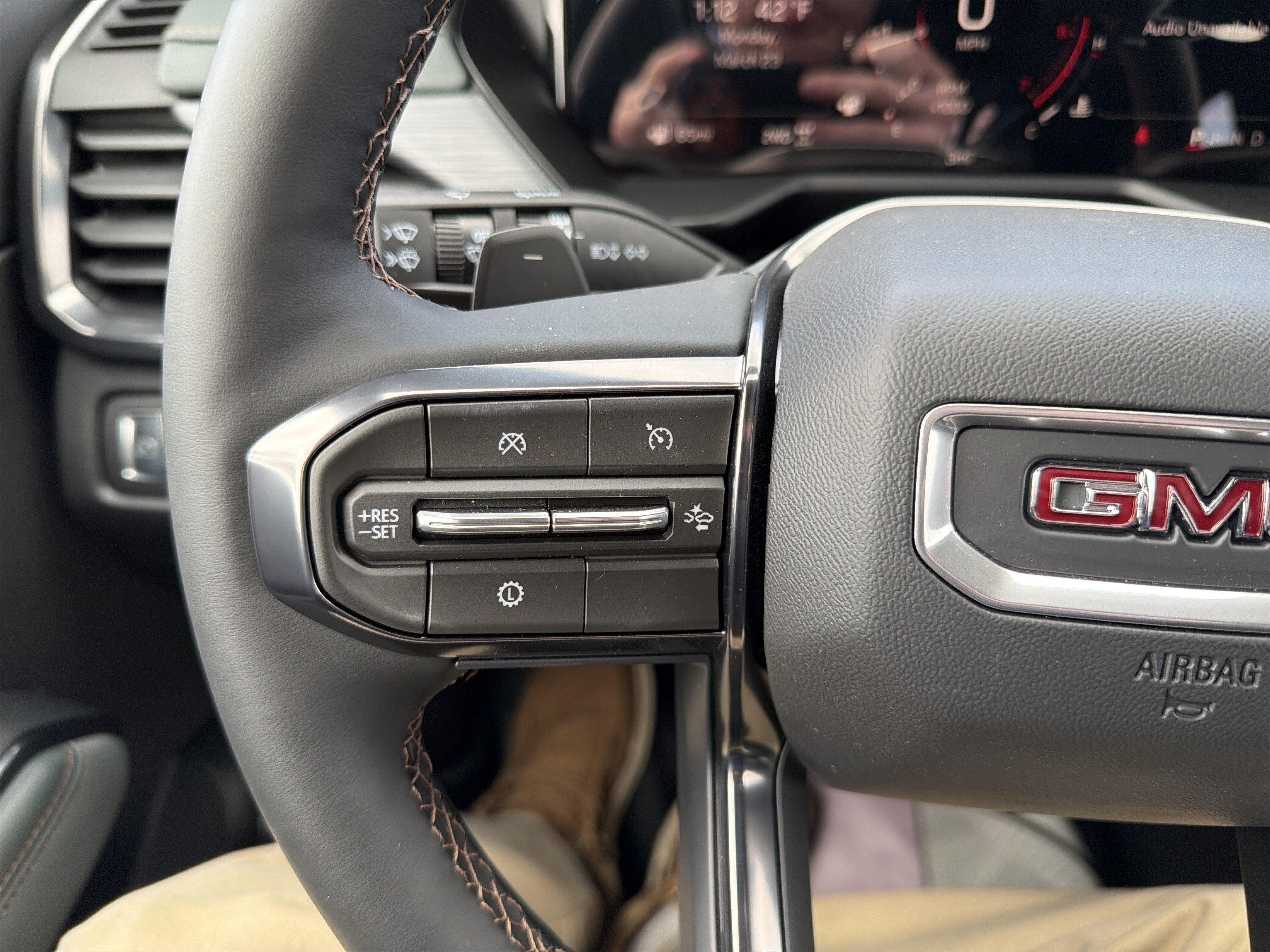2026 GMC ACADIA AWD AT4