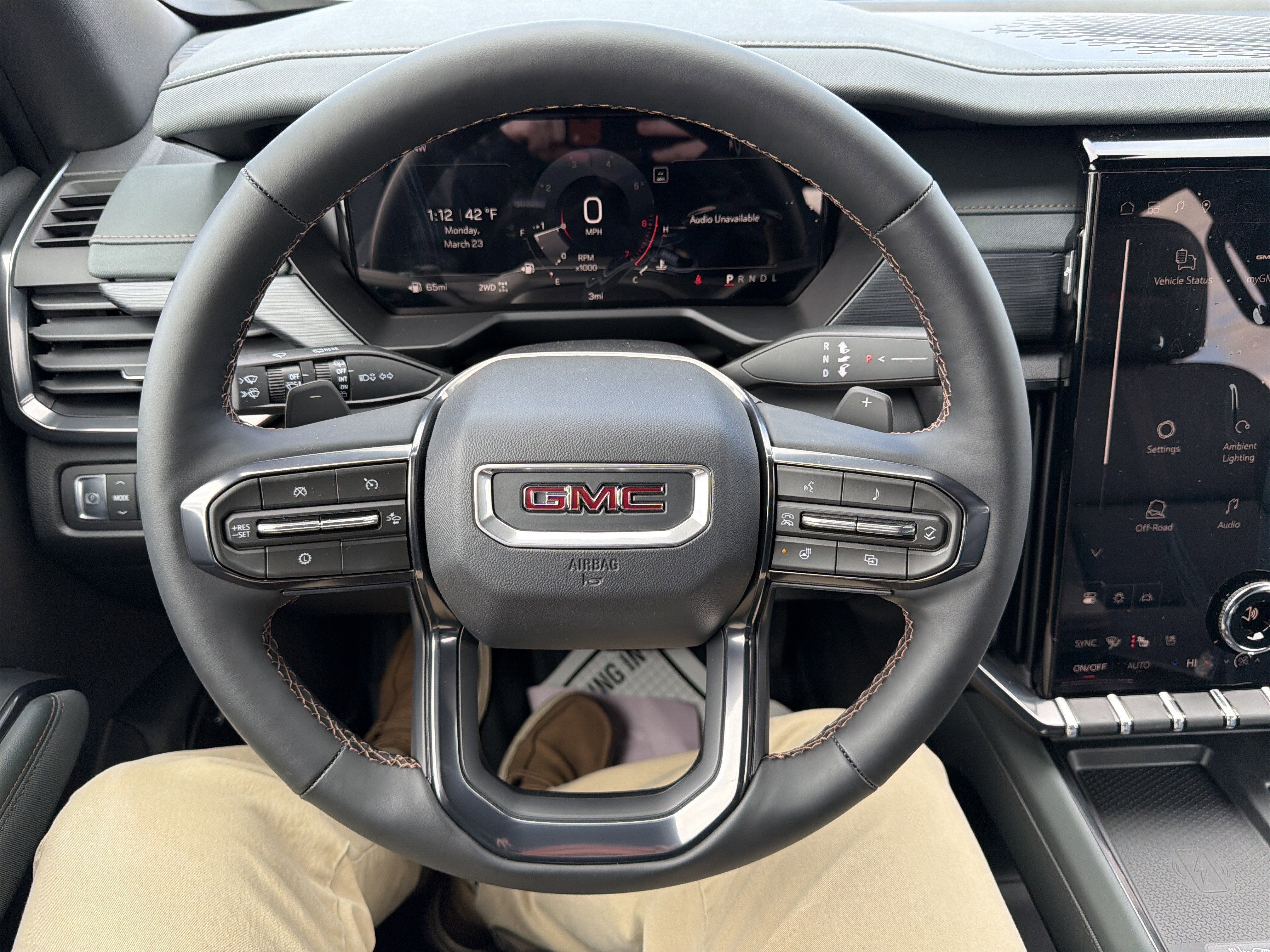 2026 GMC ACADIA AWD AT4