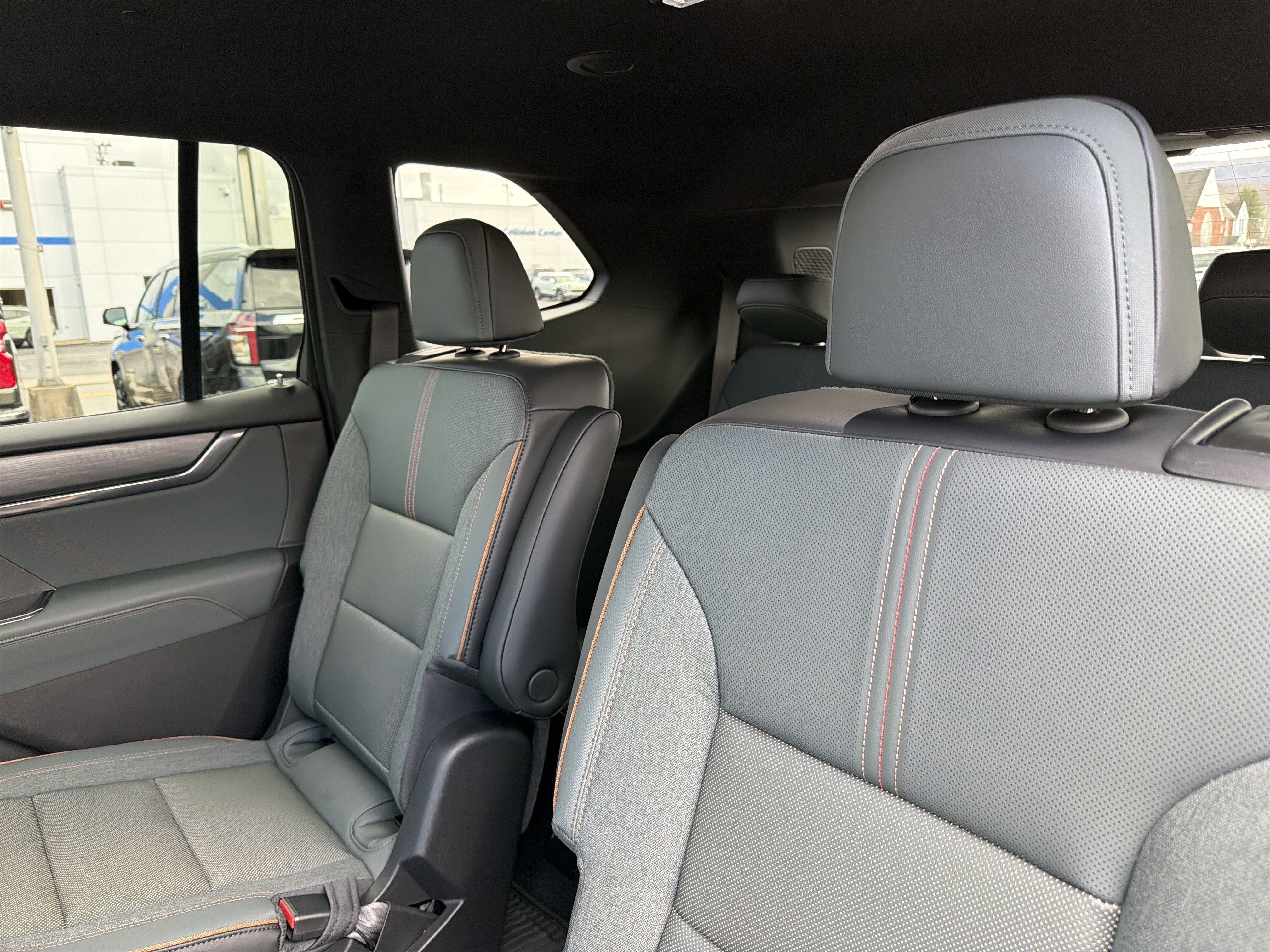 2026 GMC ACADIA AWD AT4