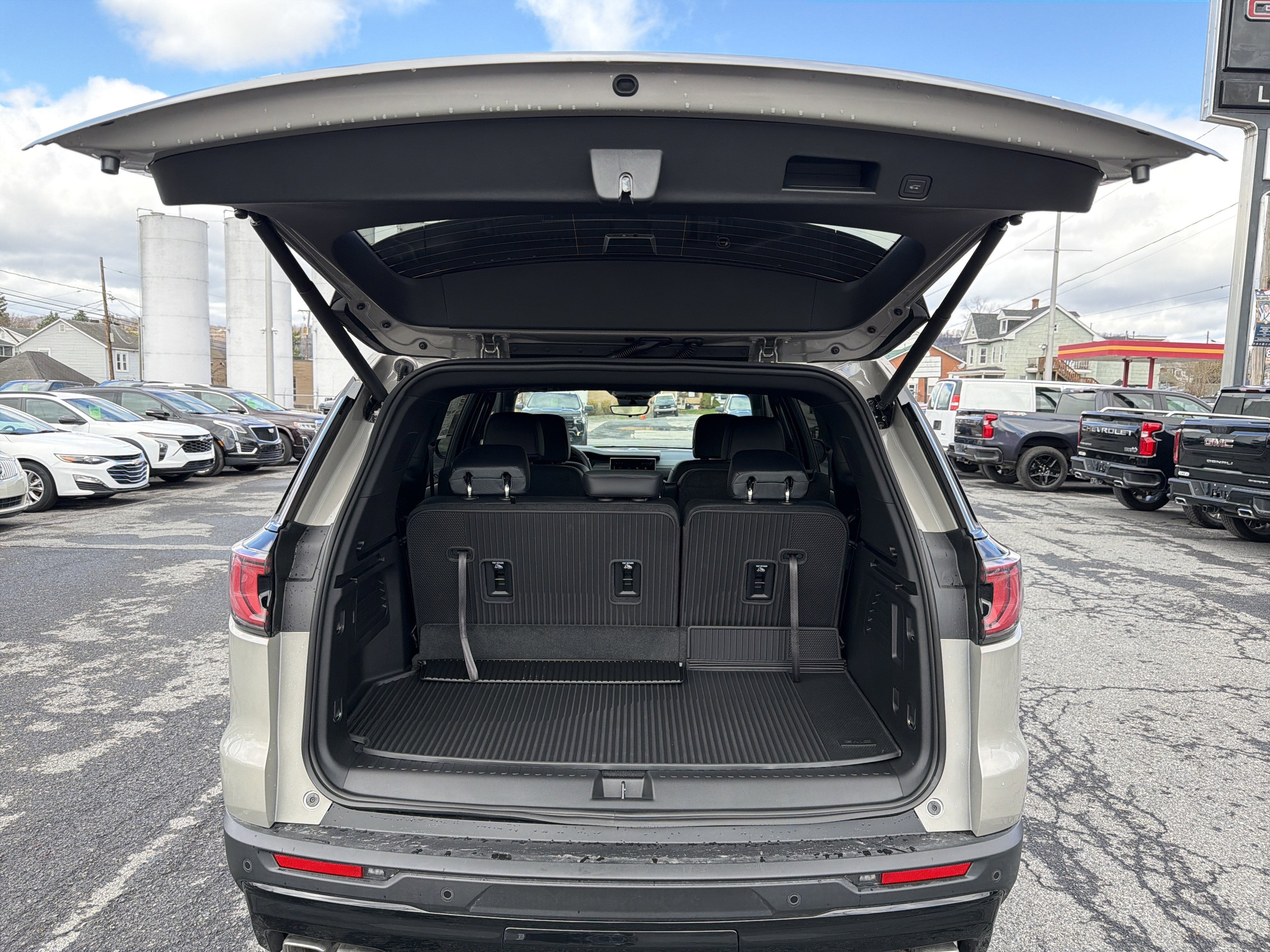 2026 GMC ACADIA AWD AT4