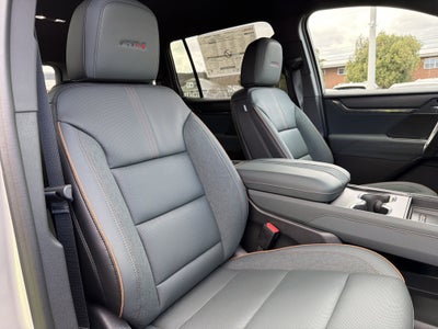 2026 GMC ACADIA AWD AT4