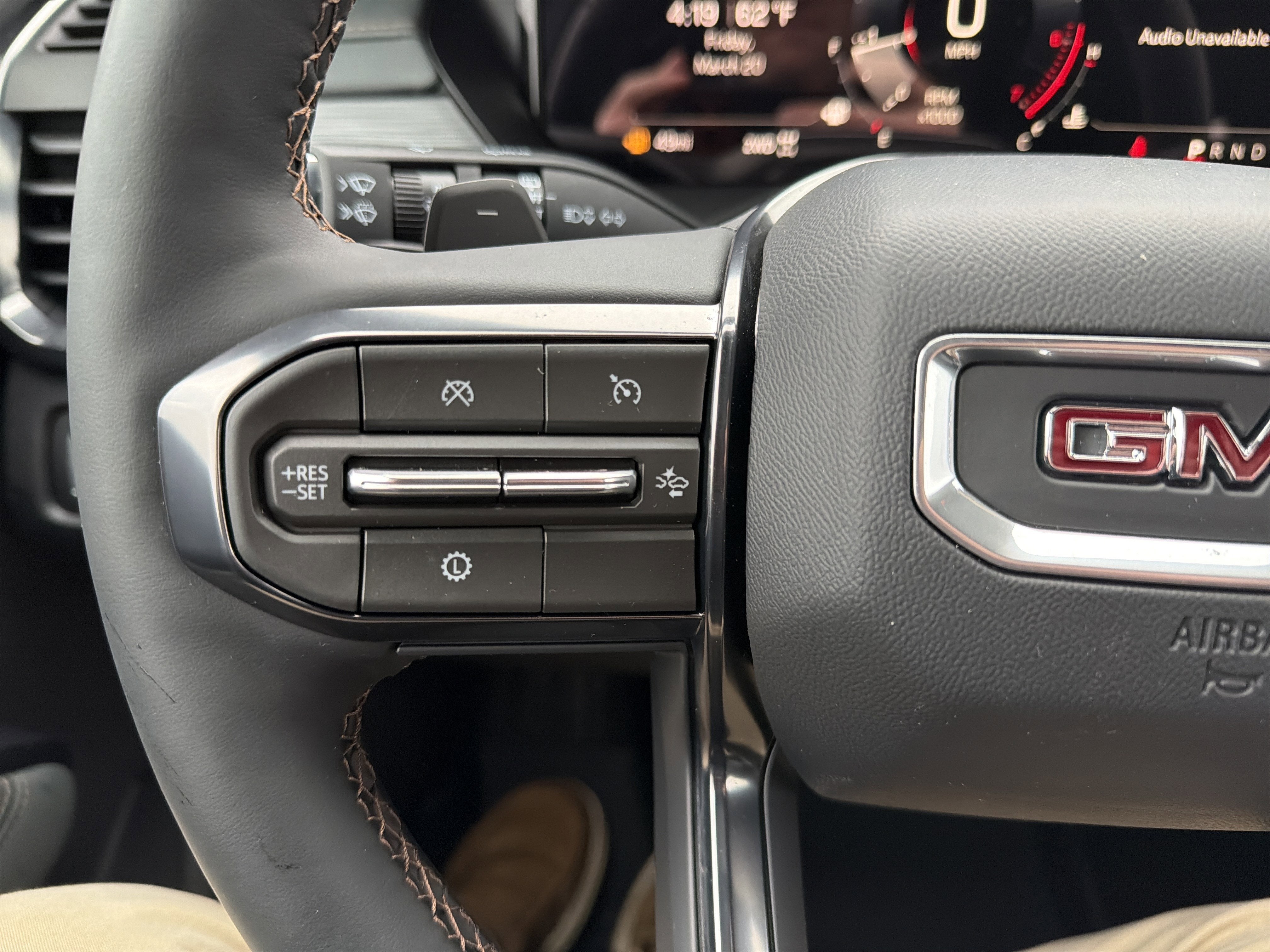 2026 GMC ACADIA AWD AT4