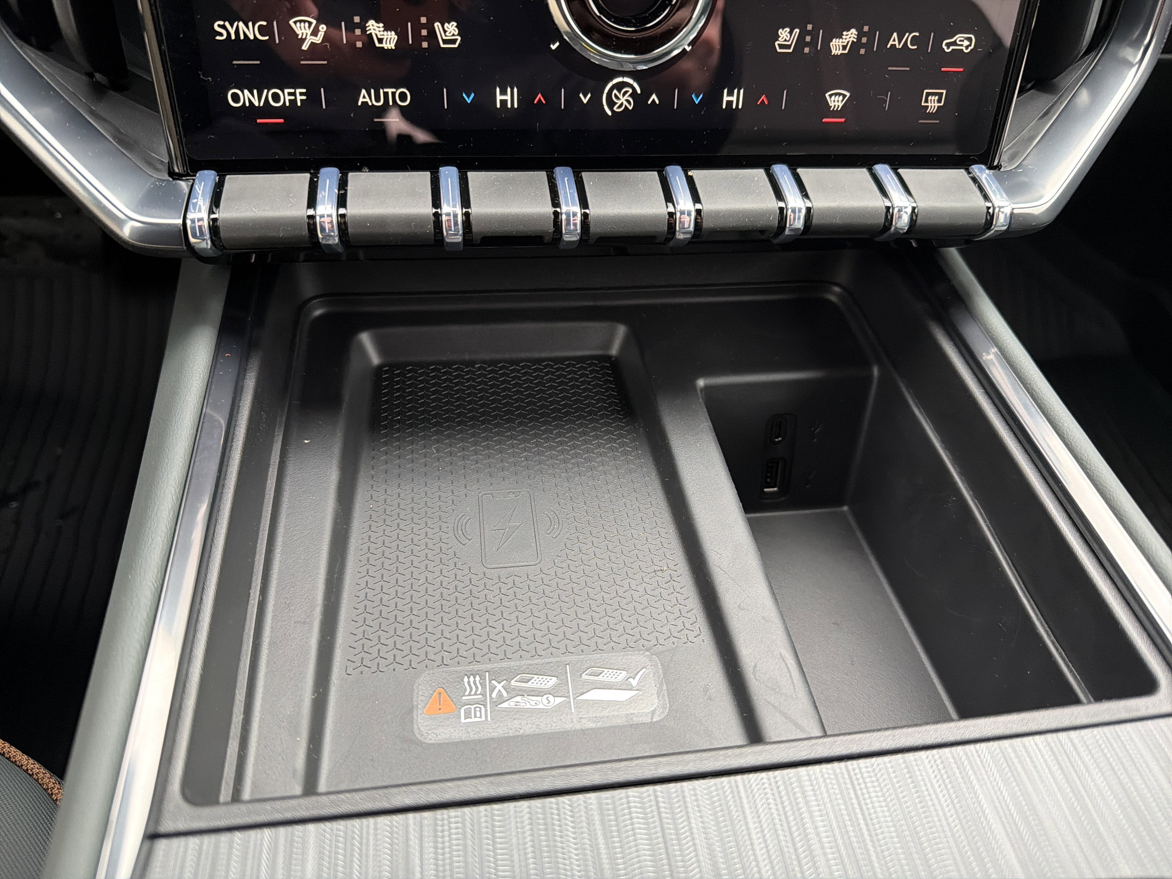 2026 GMC ACADIA AWD AT4