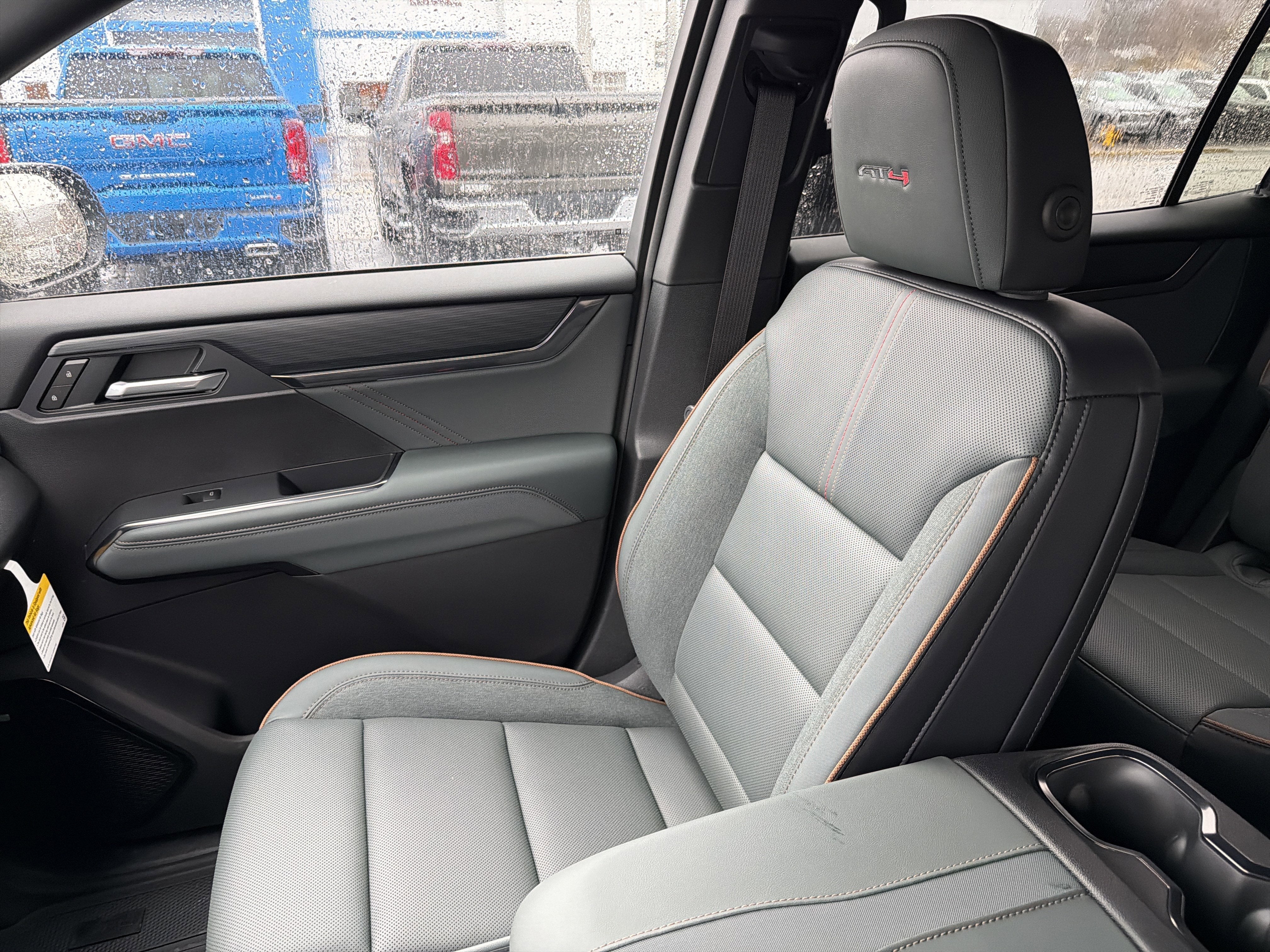 2026 GMC ACADIA AWD AT4