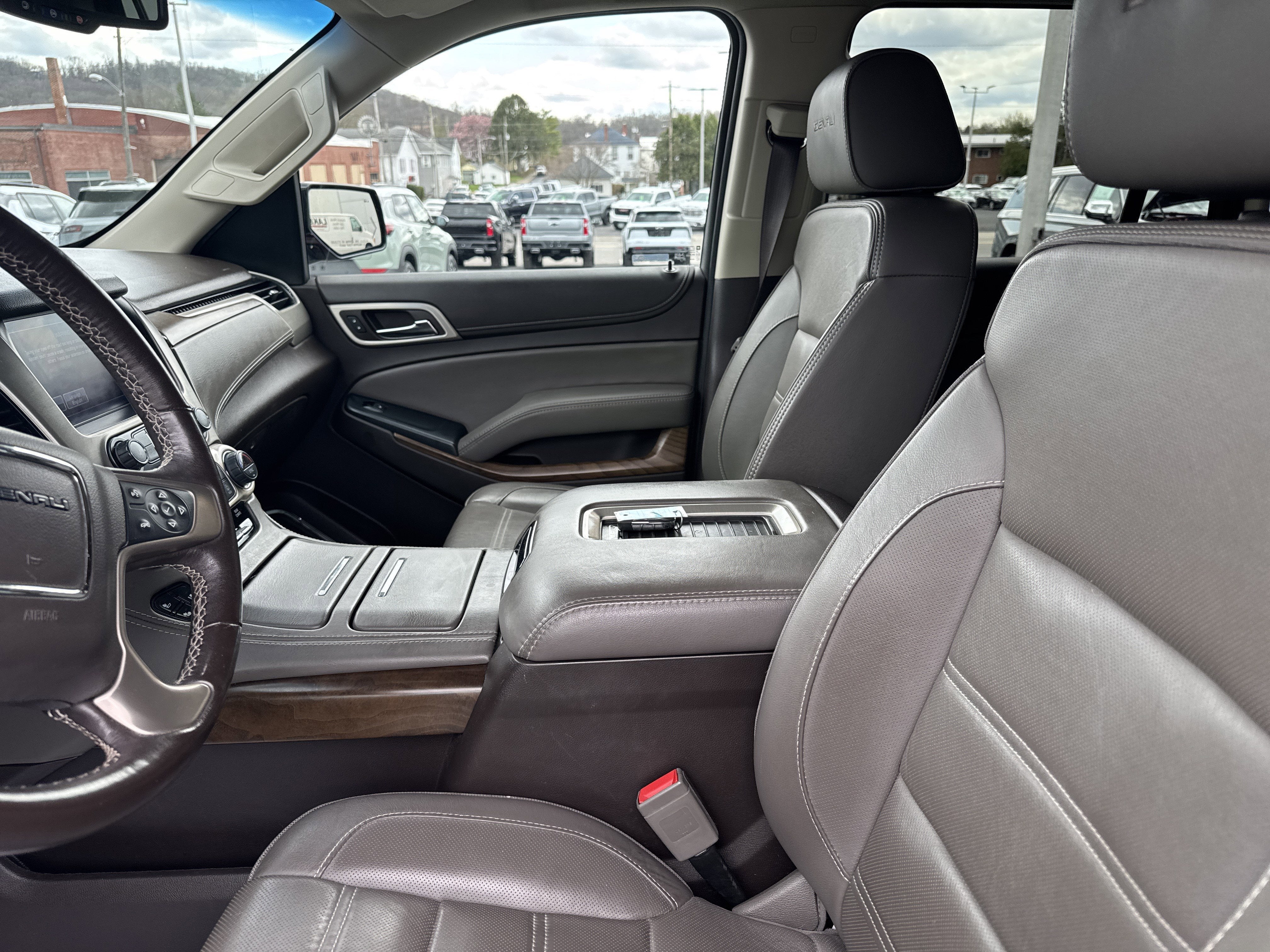 2019 GMC YUKON DENALI