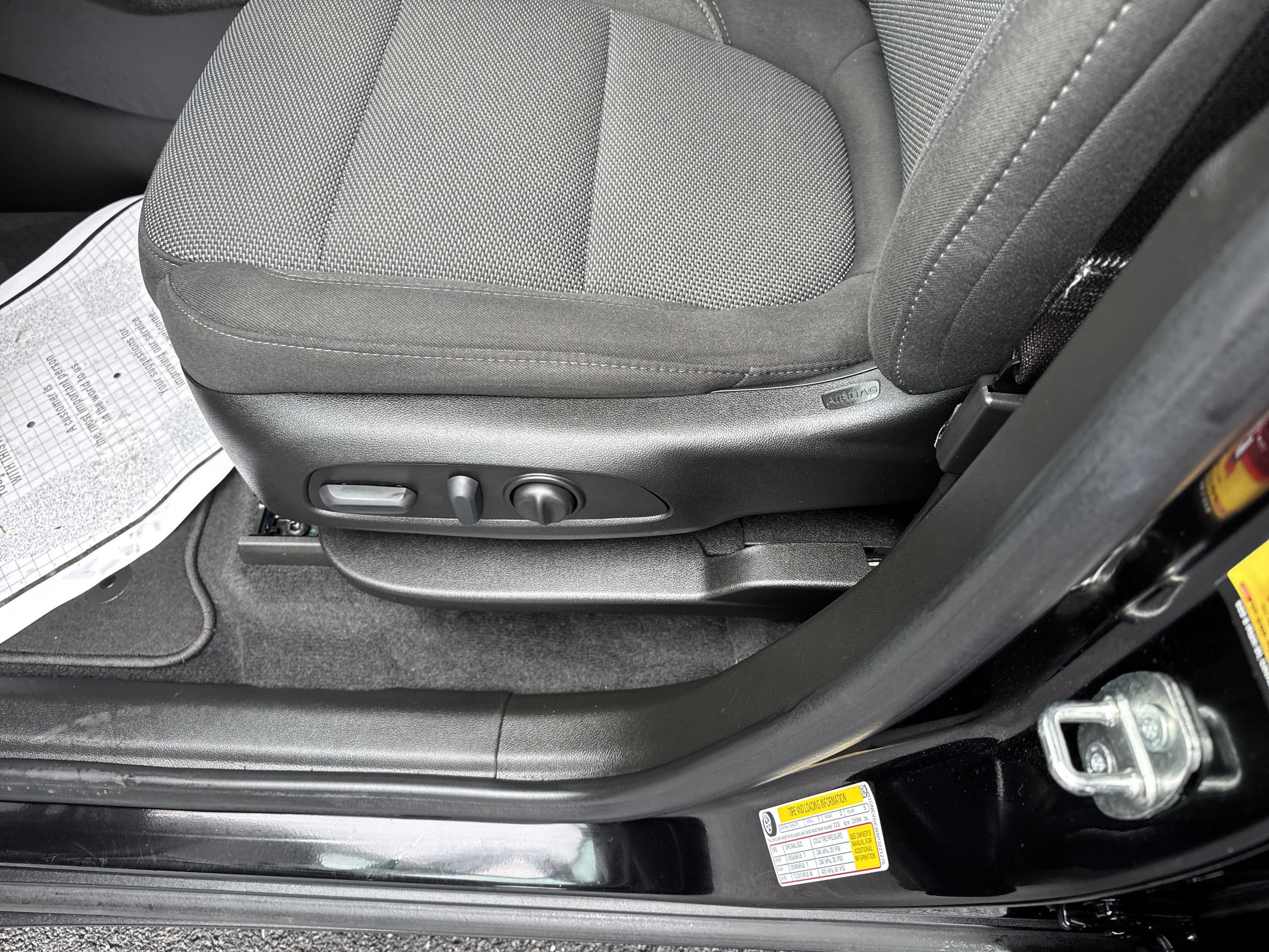 2023 Chevrolet TRAVERSE LT