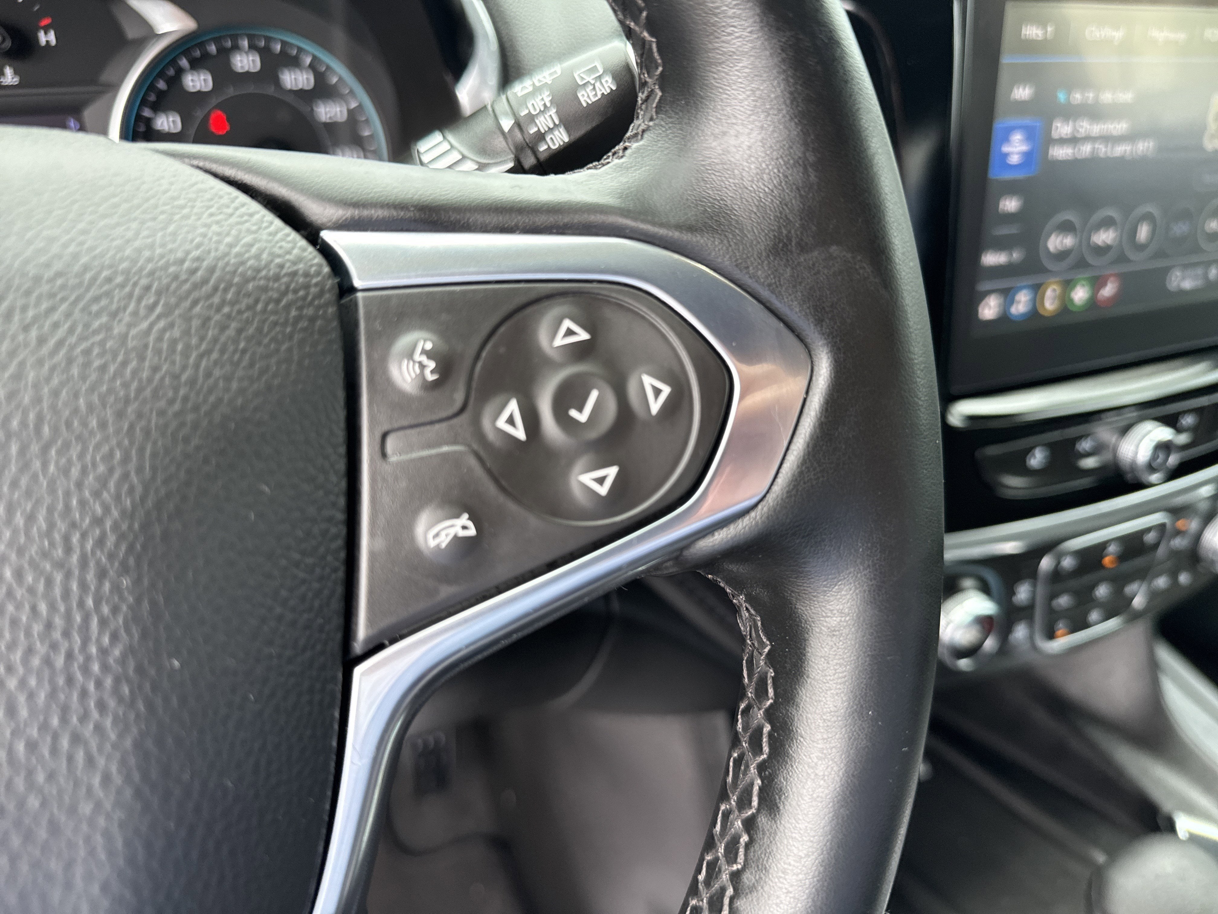 2023 Chevrolet TRAVERSE LT