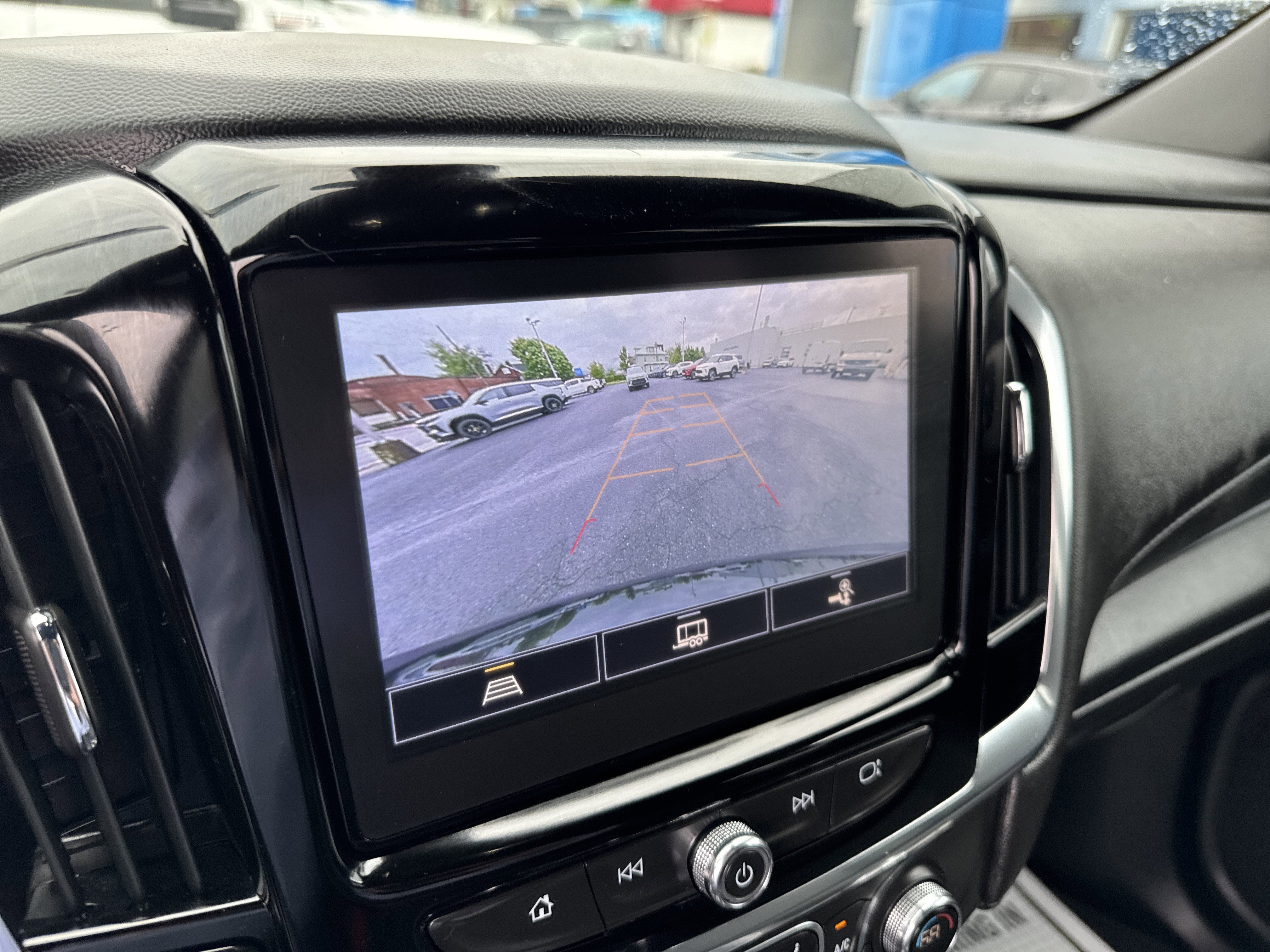 2023 Chevrolet TRAVERSE LT