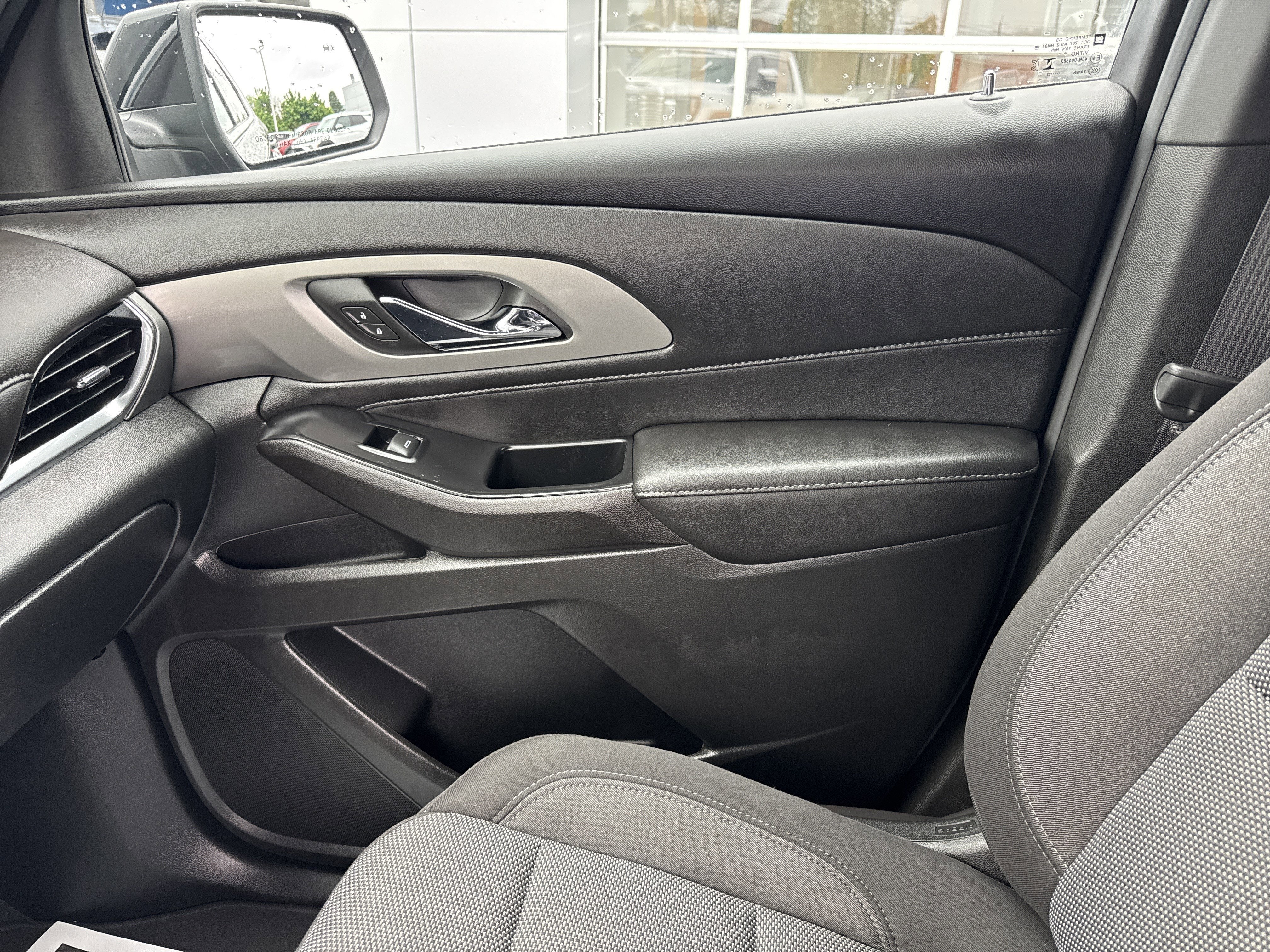2023 Chevrolet TRAVERSE LT