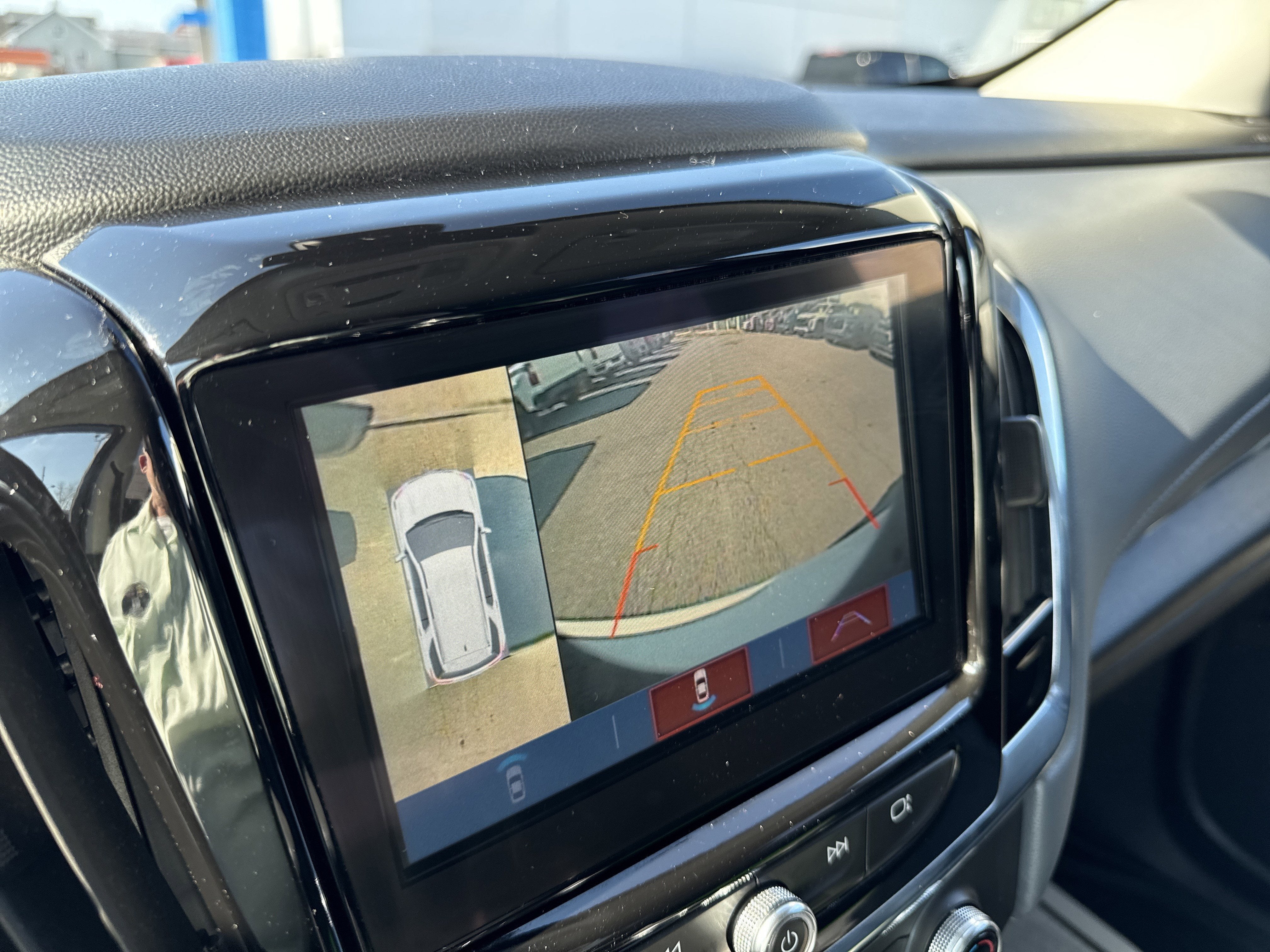 2018 Chevrolet TRAVERSE LT