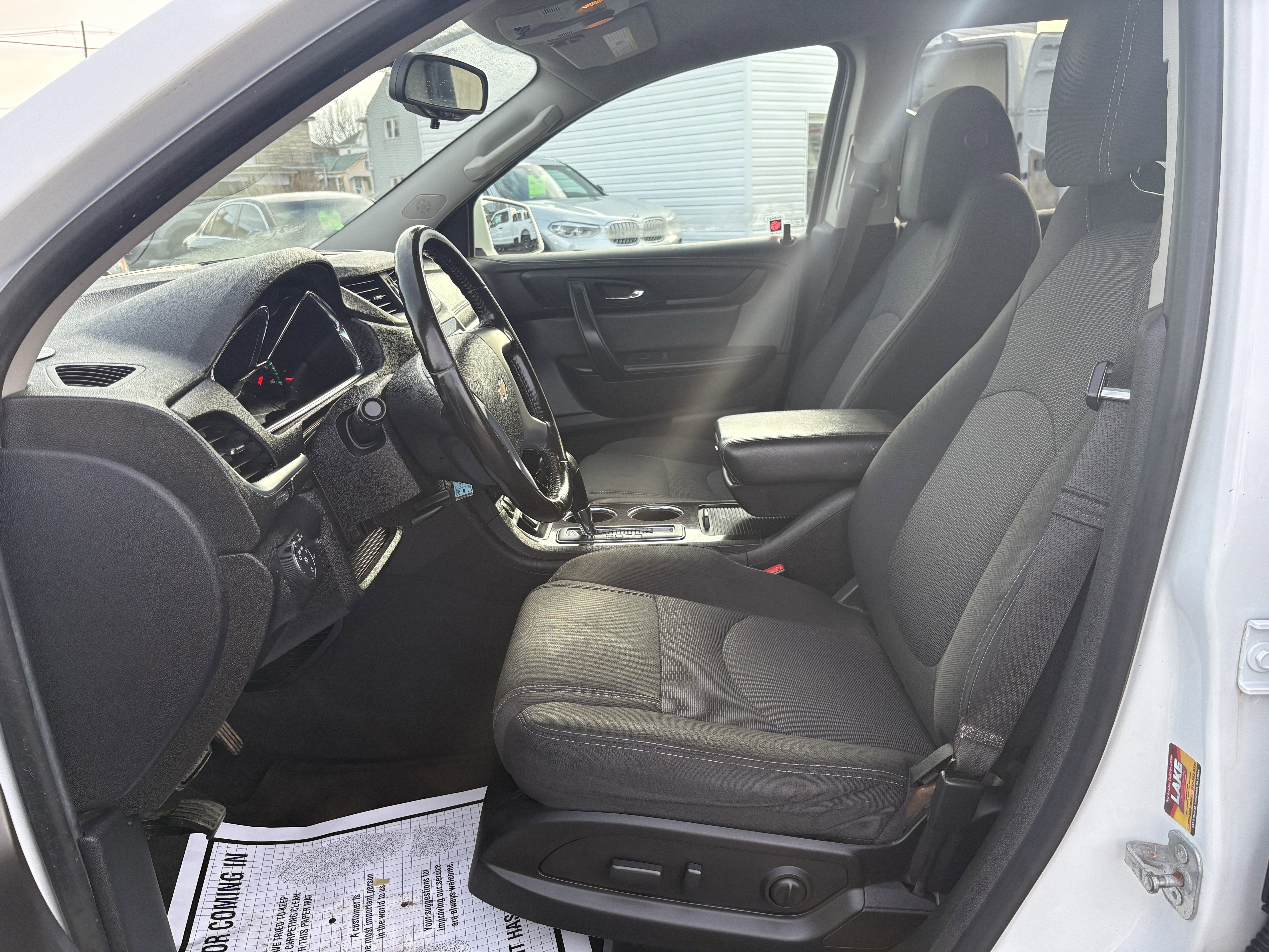 2017 Chevrolet TRAVERSE LT