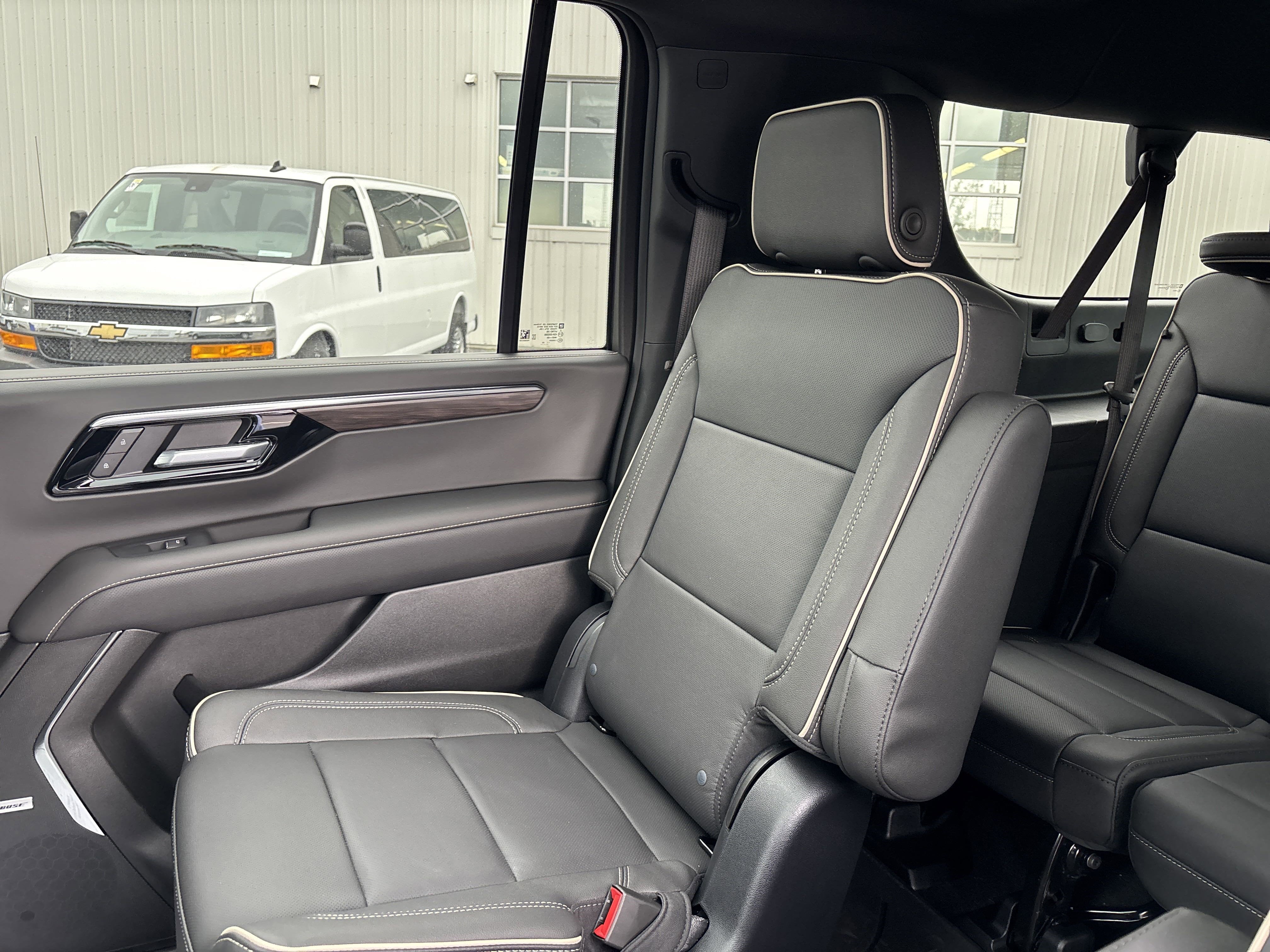 2025 Chevrolet SUBURBAN Premier