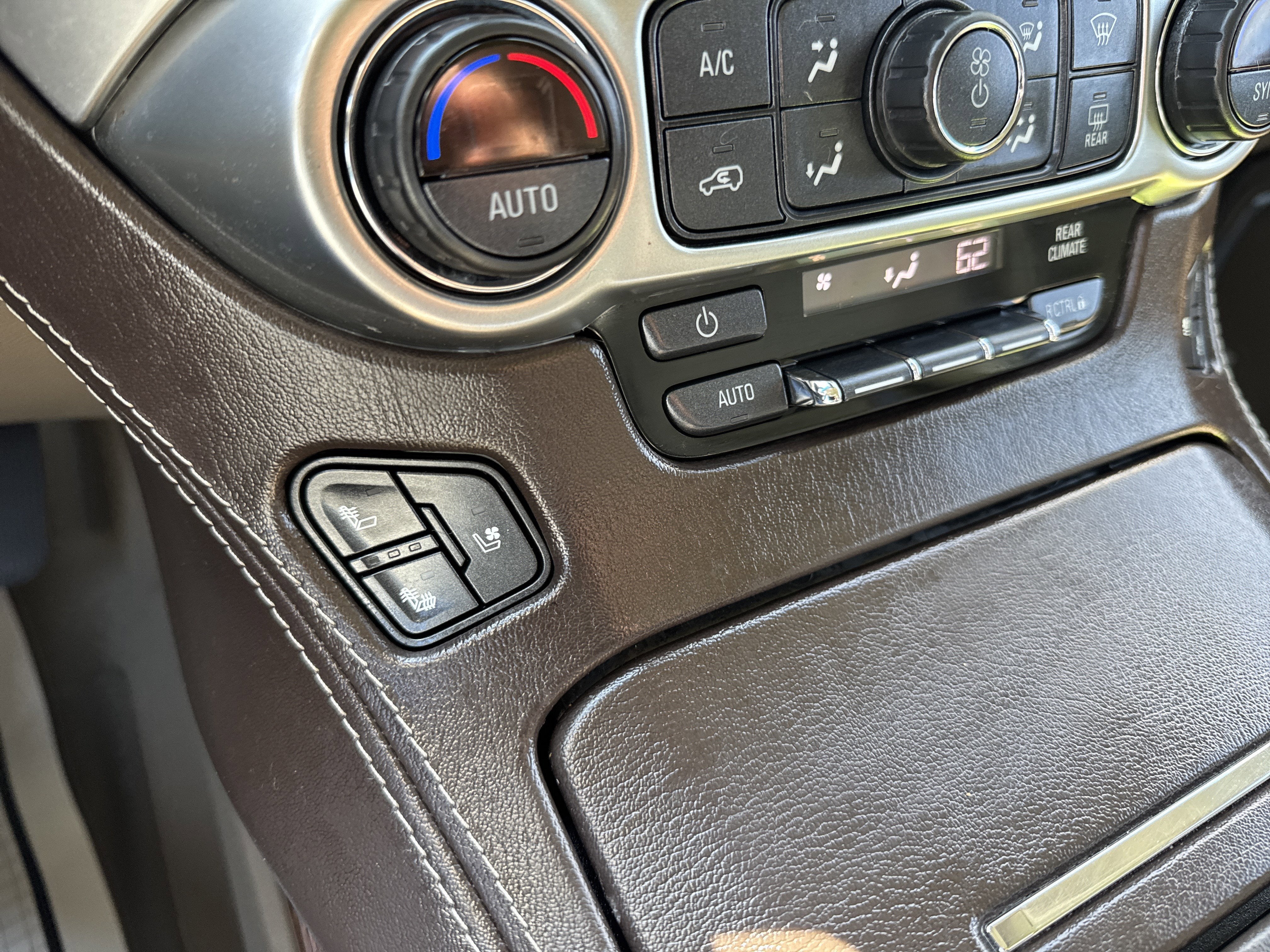 2019 Chevrolet SUBURBAN PREMIER