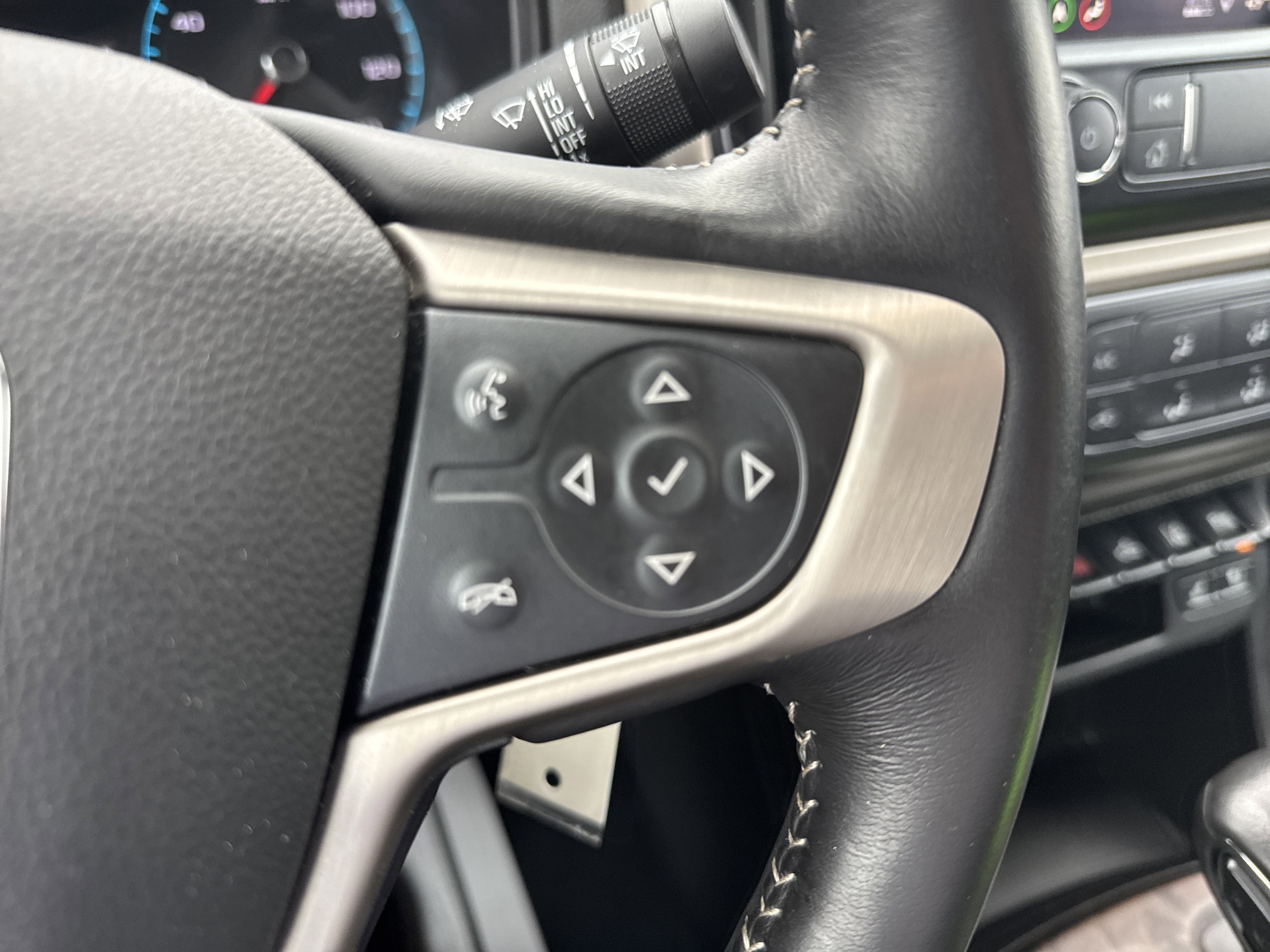 2022 GMC CANYON DENALI