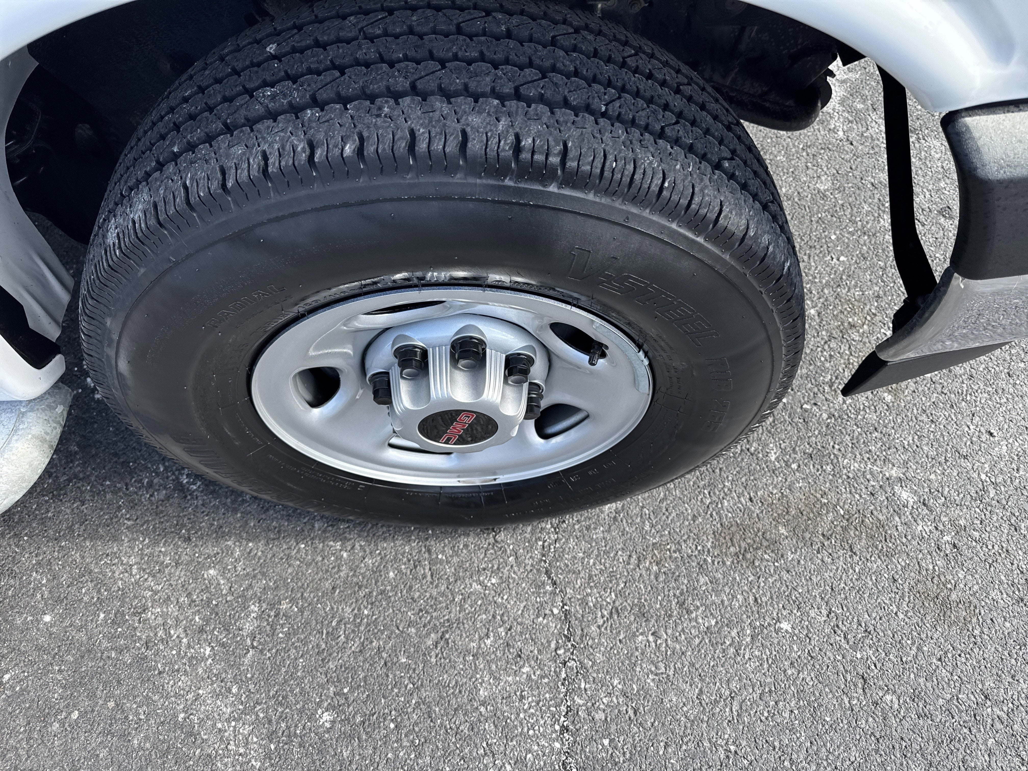 2024 GMC SAVANA 2500 WT