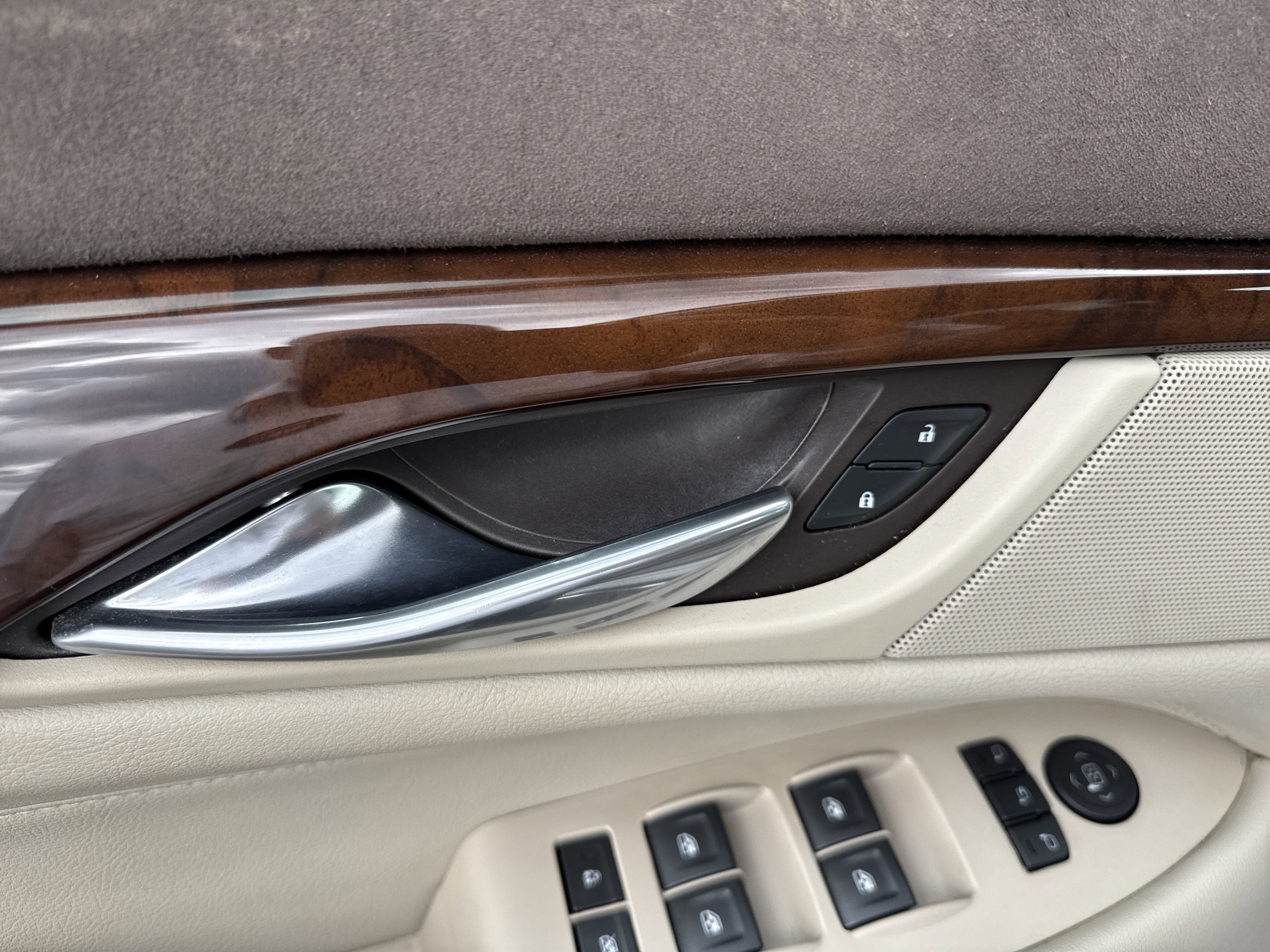 2017 Cadillac ESCALADE ESV PREMIUM