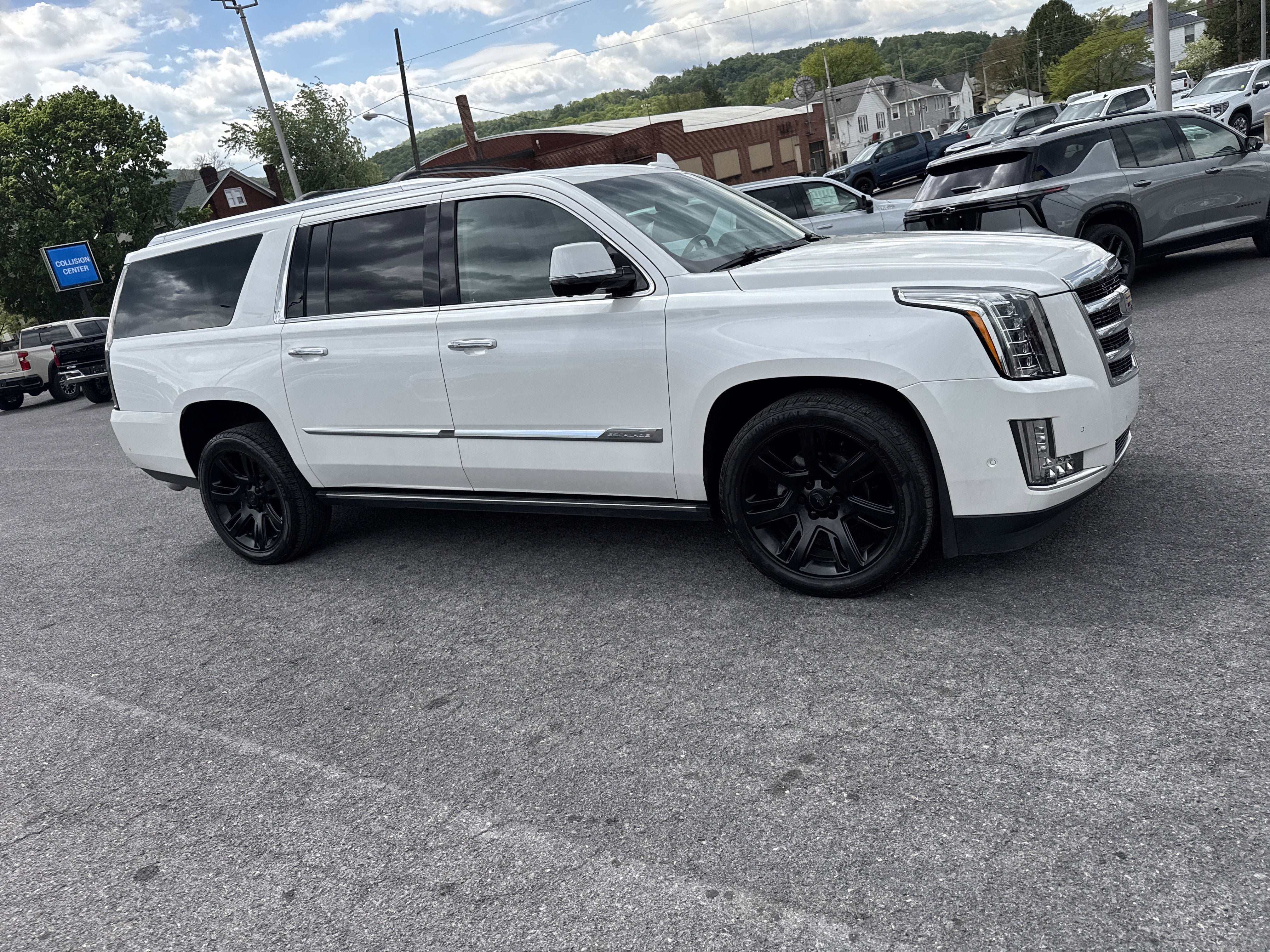 2017 Cadillac ESCALADE ESV PREMIUM