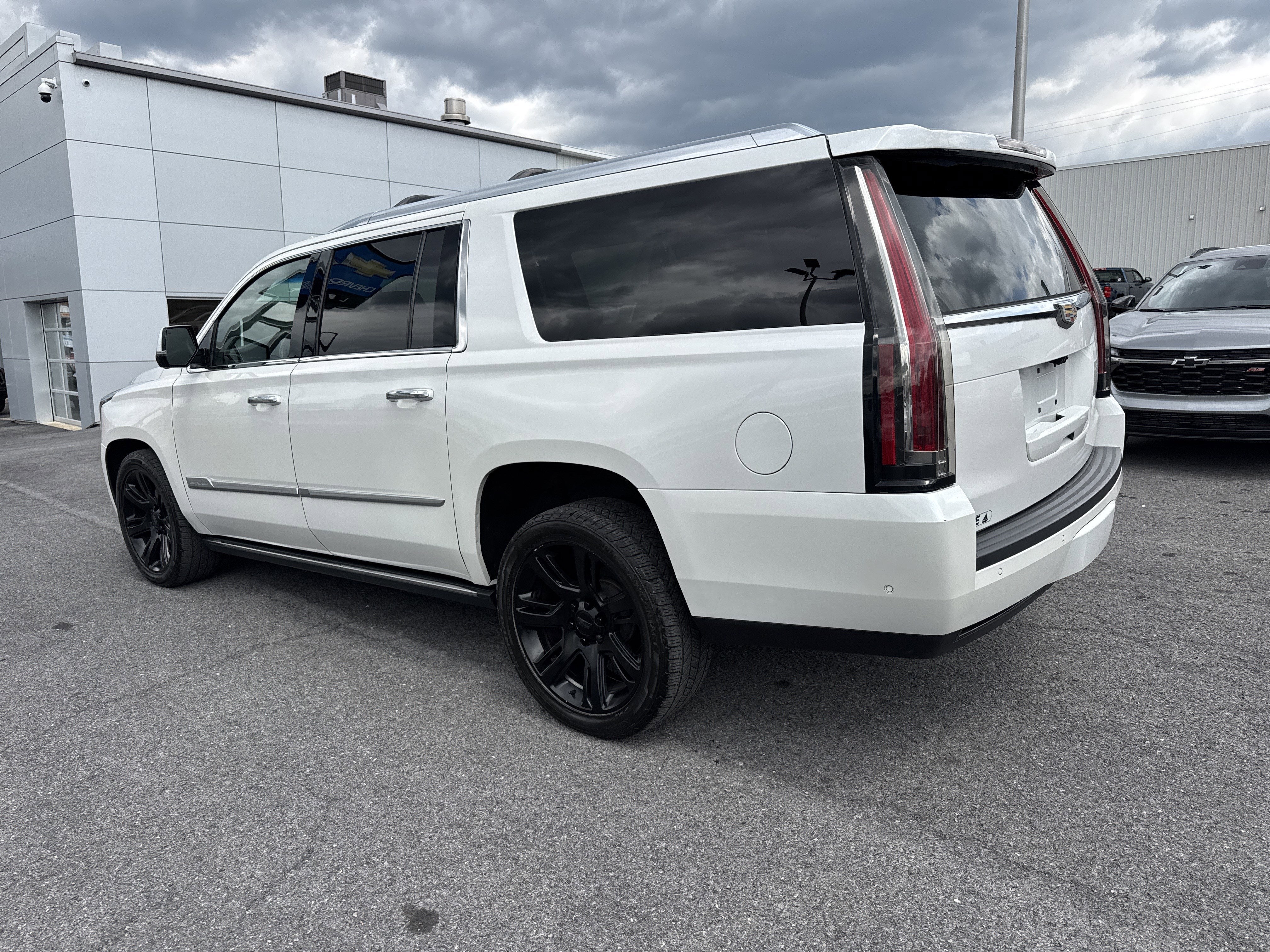 2017 Cadillac ESCALADE ESV PREMIUM