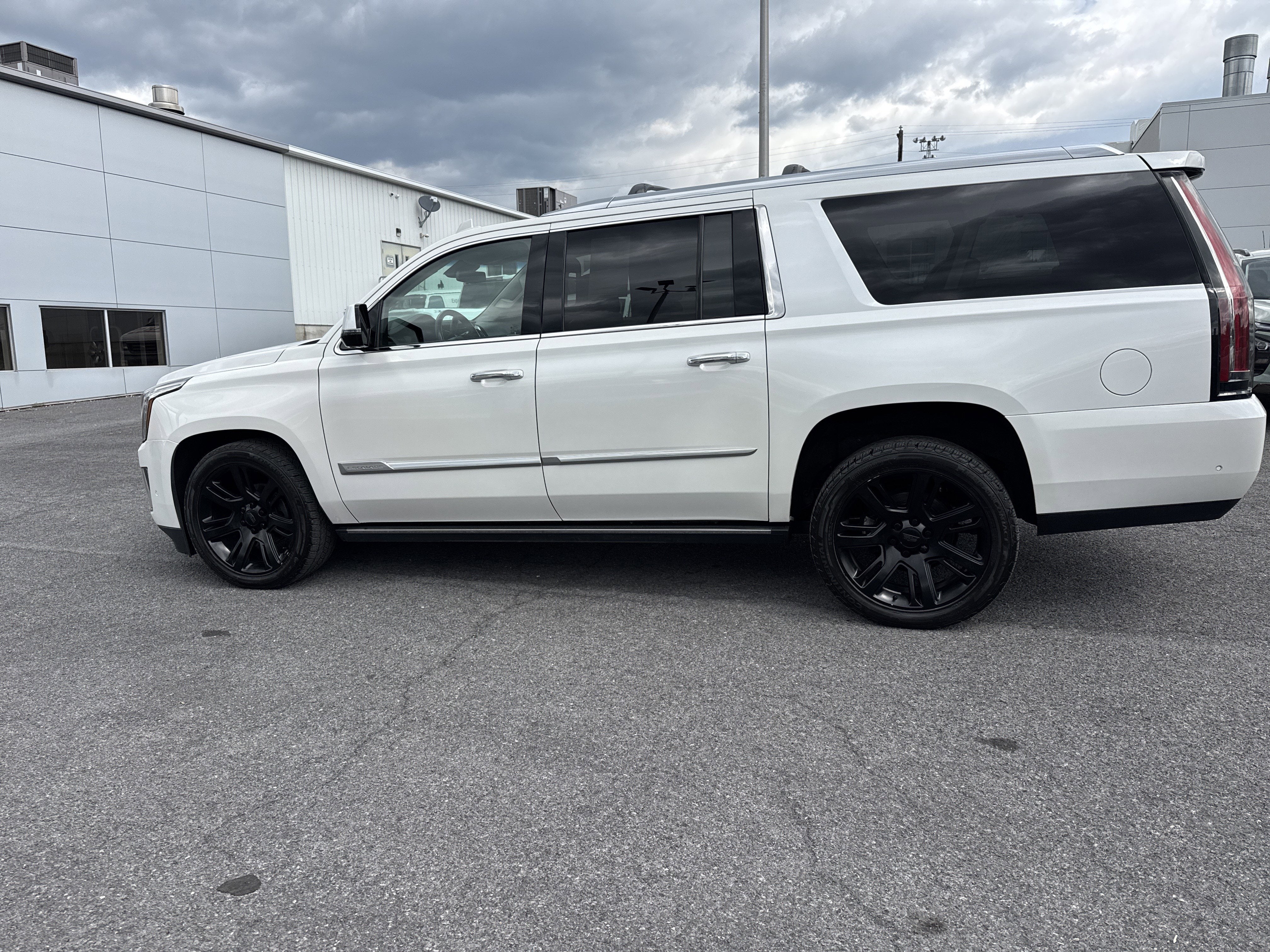 2017 Cadillac ESCALADE ESV PREMIUM