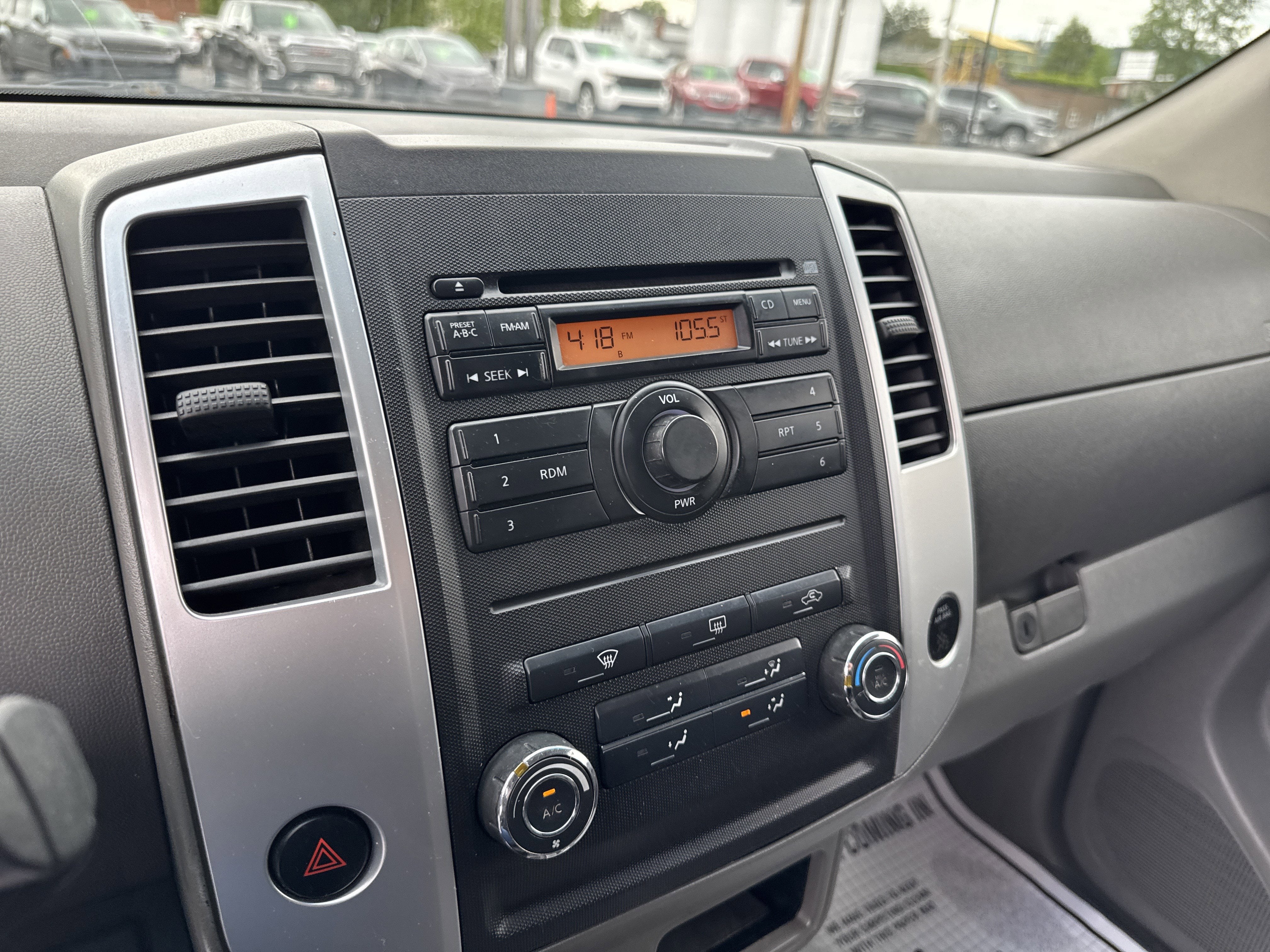 2009 Nissan FRONTIER SE