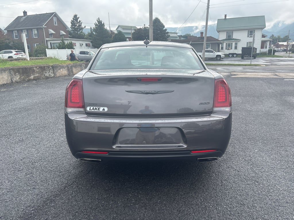 2020 Chrysler 300 Touring