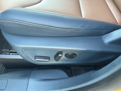 2023 Ford MAVERICK LARIAT w/ Luxury Pkg