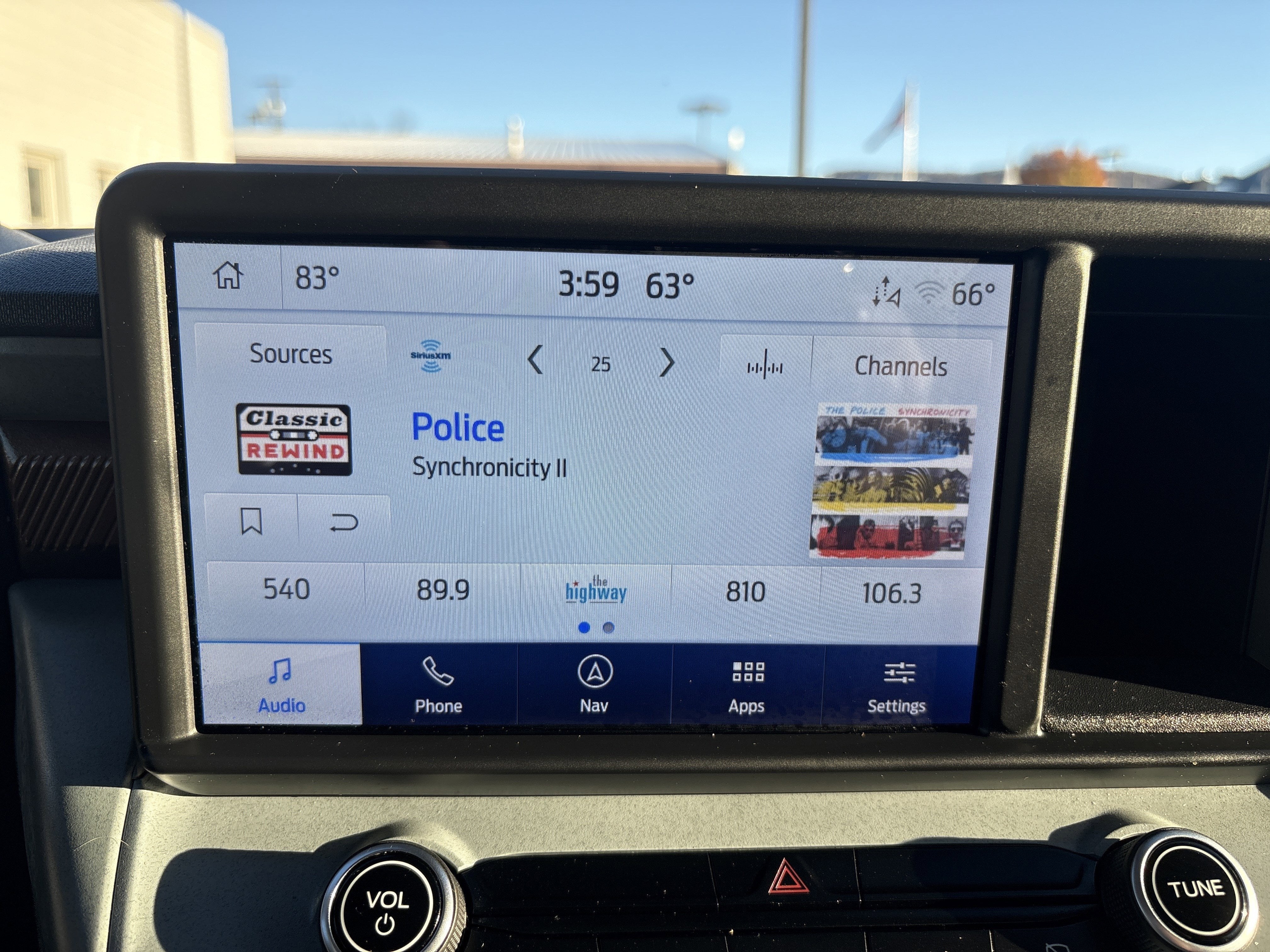 2023 Ford MAVERICK LARIAT w/ Luxury Pkg