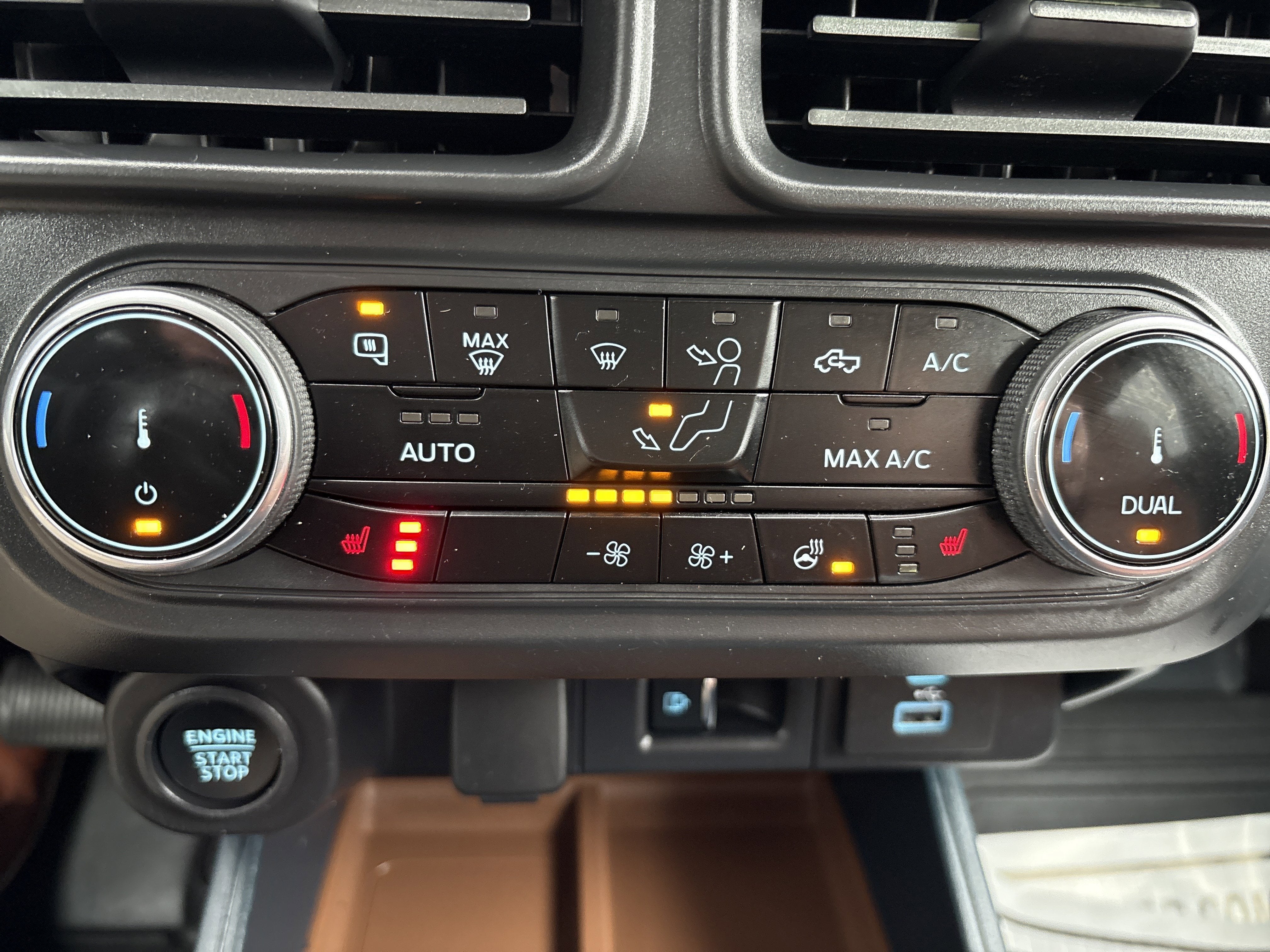 2023 Ford MAVERICK LARIAT